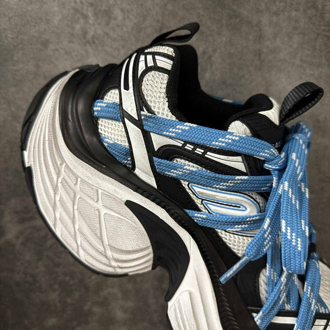 图片[7]-【XA纯原】BALENCIAGA 6XL Sneakers 巴黎世家15代绑带 网布系带低帮走秀复古老爹鞋 全套原纸板楦头开发 最原汁原味的灵魂版型 全鞋荧光划线卡点 胶水把控整洁度追求极致完美 每一双都是工艺品 多重QC质检 超越公司货的品控标准 实实在在的免检产品 原盒原配 正确字体电绣 粗细、位置、大小正确 侧边TPU 透气孔匹配意产原版 正确分离大底 TPU软底 原版一致大底LOGO 立体感十足 原厂皮料水洗做旧 采购原厂网纱 不含皮革 网布材料和聚氨酯 磨损效果 展现品牌对于新潮事物的热情 这款鞋子拥有巨大尺寸和醒目设计 符合当下”老爹鞋”的趋势 鞋子采用银灰配色 营造出低调而不失华丽的效果 10XL的尺码使它成为市场中最显眼的存在 适合追求个性化的人群 Balenciaga始终站在时尚前沿 此次发布的产品再次体现了他们的创新能力 尺码：35-46-选品中心