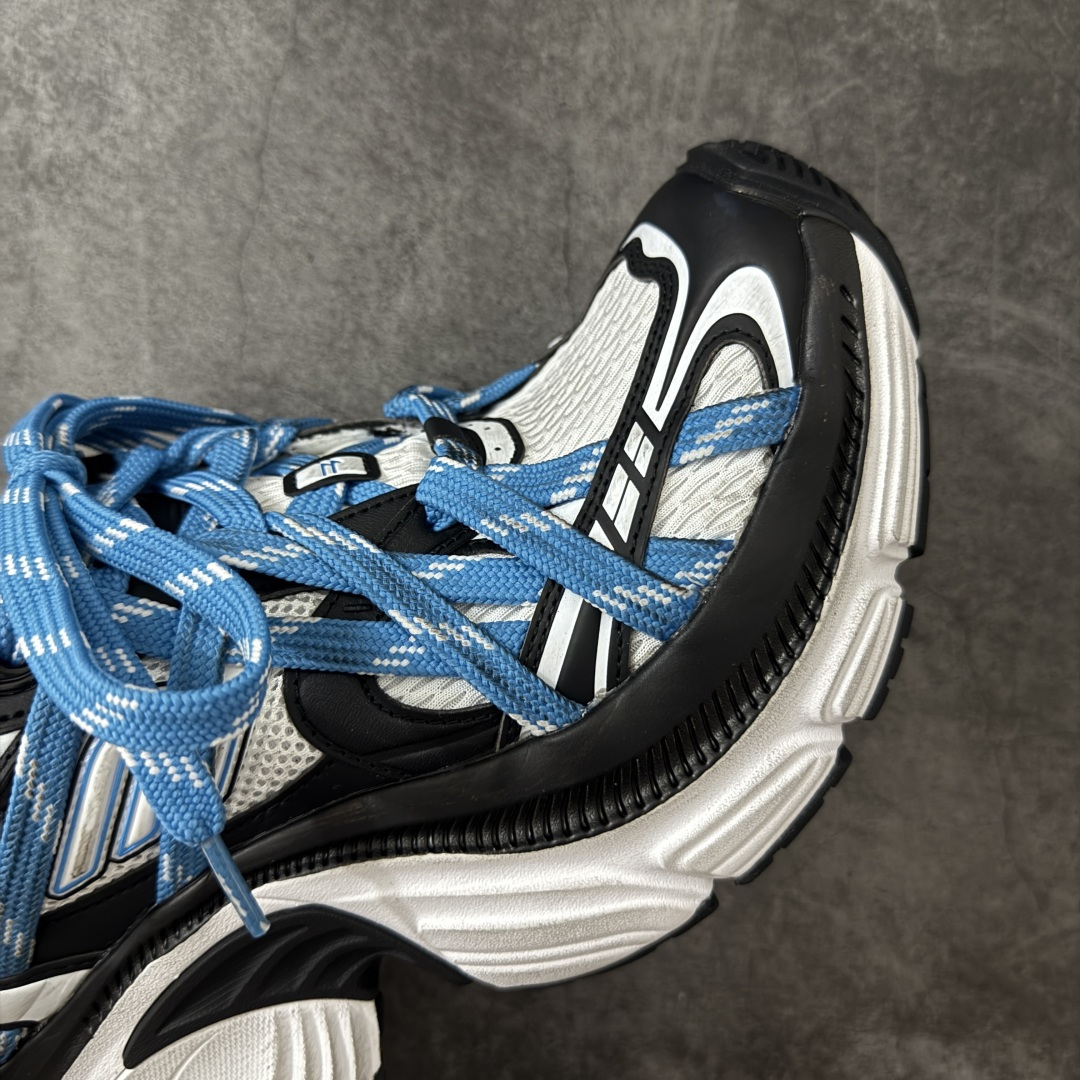 图片[6]-【XA纯原】BALENCIAGA 6XL Sneakers 巴黎世家15代绑带 网布系带低帮走秀复古老爹鞋 全套原纸板楦头开发 最原汁原味的灵魂版型 全鞋荧光划线卡点 胶水把控整洁度追求极致完美 每一双都是工艺品 多重QC质检 超越公司货的品控标准 实实在在的免检产品 原盒原配 正确字体电绣 粗细、位置、大小正确 侧边TPU 透气孔匹配意产原版 正确分离大底 TPU软底 原版一致大底LOGO 立体感十足 原厂皮料水洗做旧 采购原厂网纱 不含皮革 网布材料和聚氨酯 磨损效果 展现品牌对于新潮事物的热情 这款鞋子拥有巨大尺寸和醒目设计 符合当下”老爹鞋”的趋势 鞋子采用银灰配色 营造出低调而不失华丽的效果 10XL的尺码使它成为市场中最显眼的存在 适合追求个性化的人群 Balenciaga始终站在时尚前沿 此次发布的产品再次体现了他们的创新能力 尺码：35-46-选品中心