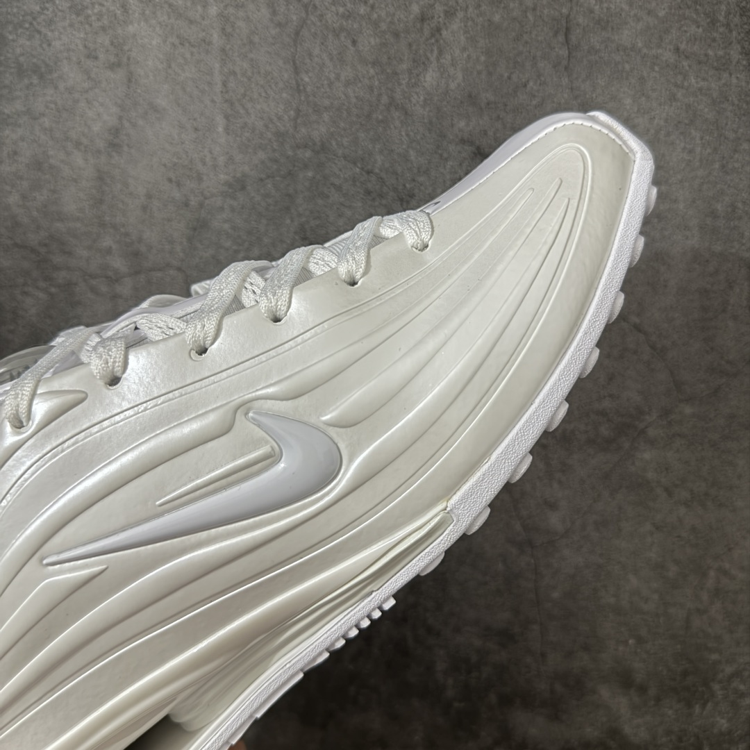 图片[6]-【外贸版】Nike SHOX Z 后掌气柱先锋机能风跑鞋 IR1222-100 Nike Shox Z搭载了Nike标志性的Shox缓震科技 后跟的气柱能有效吸收冲击能量提供良好的缓震效果 采用轻盈透气的材质制作鞋面能确保脚部保持干爽舒适 贴合脚部曲线 带来舒适的包裹感 “猫跟”设计不仅提升了时尚感 还增强了穿着时的稳定性 使脚部在行走或运动过程中能保持平衡 尺码： 36 36.5 37.5 38 38.5 39 40 40.5 41-选品中心