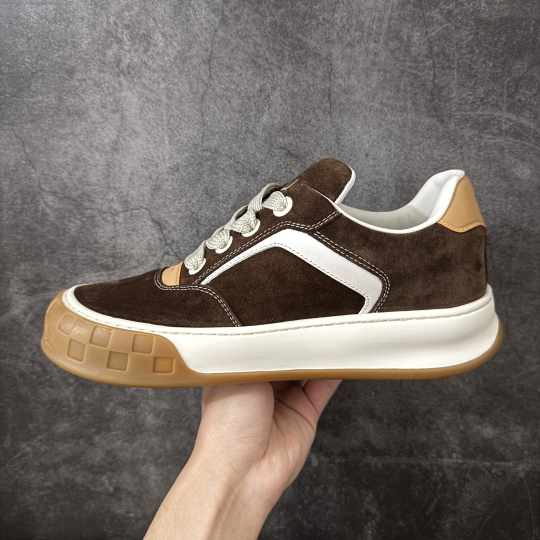 图片[2]-【HS顶级礼盒版】LV 路易威登LOUIS VUITTON Tilted Low Sneakers 倾斜系列低帮复古休闲运动文化百搭板鞋 2026早春款板鞋 饼干鞋 礼盒包装 私模开发大底 正确细节 原鞋原材料1：1打造 完美版型做工 欢迎对比市场任何品质的货品 广东原产 专业LV大厂出品 正确底 大底开发近半年 原楦型开发纸版 全鞋原材料打造 细节 针车 烫金 中底无可挑剔 包装说明书防尘布袋物件(附送官方快递加固牛皮纸外盒!!)# 尺码：39 40 41 42 43 44 45 46-选品中心
