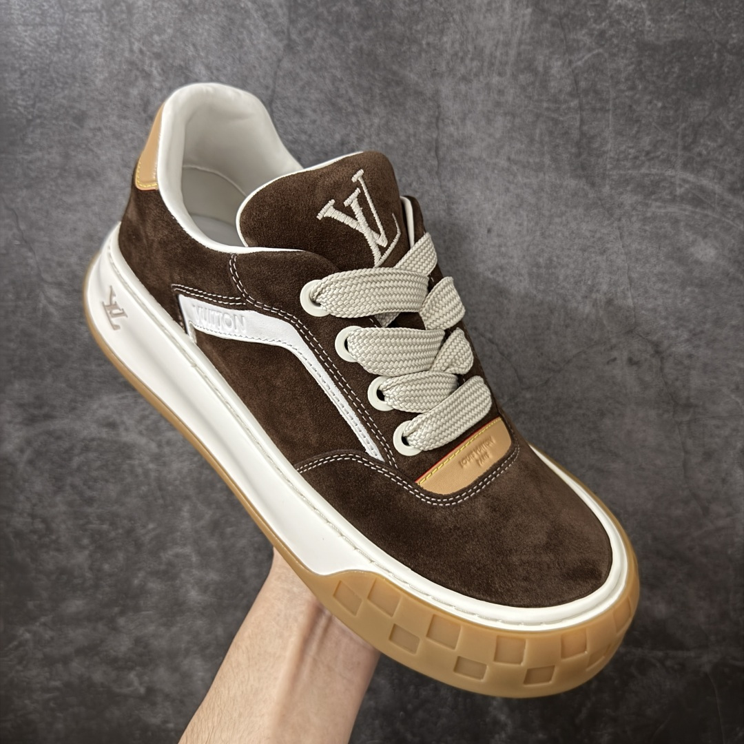 图片[3]-【HS顶级礼盒版】LV 路易威登LOUIS VUITTON Tilted Low Sneakers 倾斜系列低帮复古休闲运动文化百搭板鞋 2026早春款板鞋 饼干鞋 礼盒包装 私模开发大底 正确细节 原鞋原材料1：1打造 完美版型做工 欢迎对比市场任何品质的货品 广东原产 专业LV大厂出品 正确底 大底开发近半年 原楦型开发纸版 全鞋原材料打造 细节 针车 烫金 中底无可挑剔 包装说明书防尘布袋物件(附送官方快递加固牛皮纸外盒!!)# 尺码：39 40 41 42 43 44 45 46-选品中心