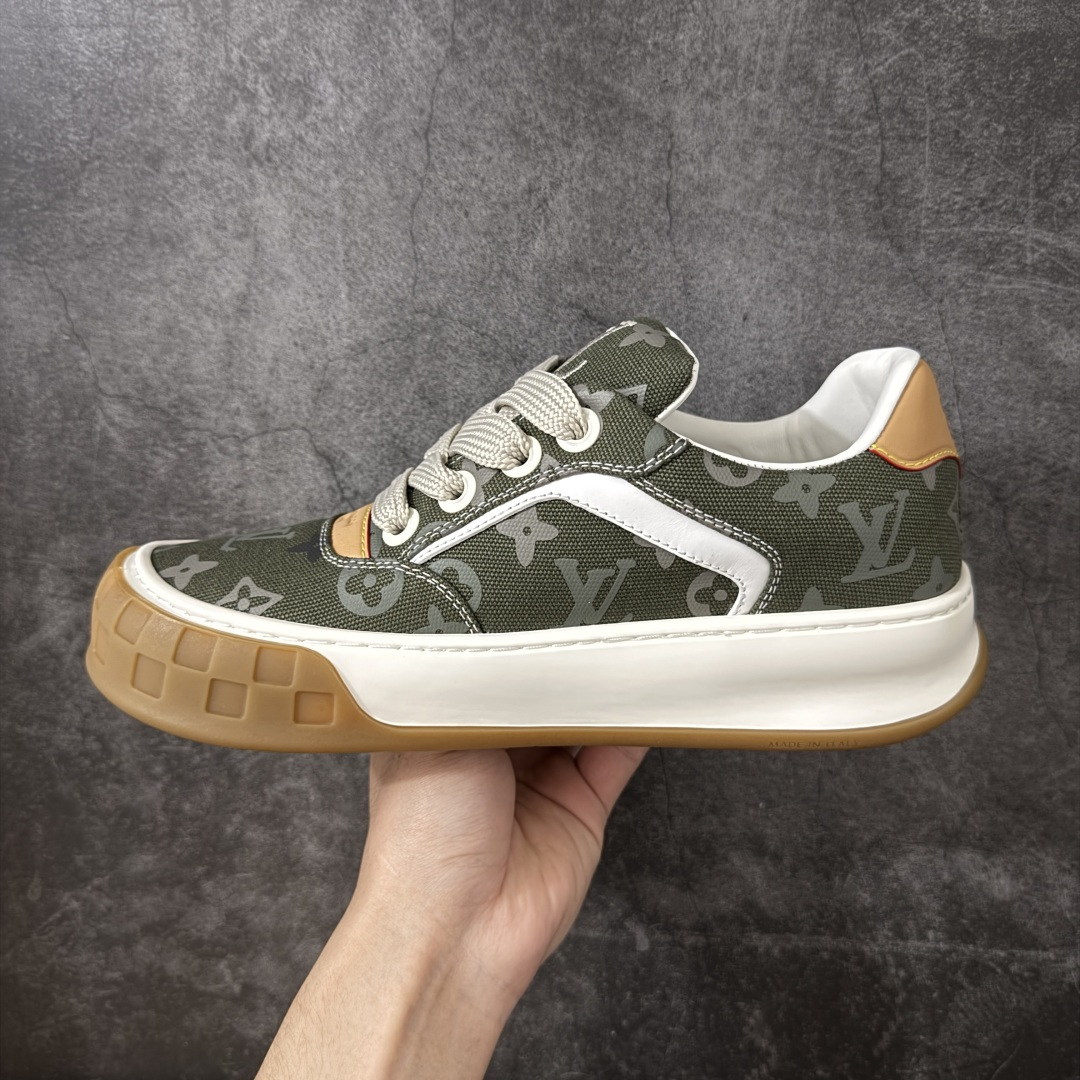 图片[2]-【HS顶级礼盒版】LV 路易威登LOUIS VUITTON Tilted Low Sneakers 倾斜系列低帮复古休闲运动文化百搭板鞋 2026早春款板鞋 饼干鞋 礼盒包装 私模开发大底 正确细节 原鞋原材料1：1打造 完美版型做工 欢迎对比市场任何品质的货品 广东原产 专业LV大厂出品 正确底 大底开发近半年 原楦型开发纸版 全鞋原材料打造 细节 针车 烫金 中底无可挑剔 包装说明书防尘布袋物件(附送官方快递加固牛皮纸外盒!!)# 尺码：39 40 41 42 43 44 45 46-选品中心