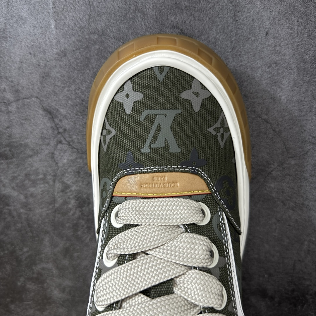 图片[5]-【HS顶级礼盒版】LV 路易威登LOUIS VUITTON Tilted Low Sneakers 倾斜系列低帮复古休闲运动文化百搭板鞋 2026早春款板鞋 饼干鞋 礼盒包装 私模开发大底 正确细节 原鞋原材料1：1打造 完美版型做工 欢迎对比市场任何品质的货品 广东原产 专业LV大厂出品 正确底 大底开发近半年 原楦型开发纸版 全鞋原材料打造 细节 针车 烫金 中底无可挑剔 包装说明书防尘布袋物件(附送官方快递加固牛皮纸外盒!!)# 尺码：39 40 41 42 43 44 45 46-选品中心