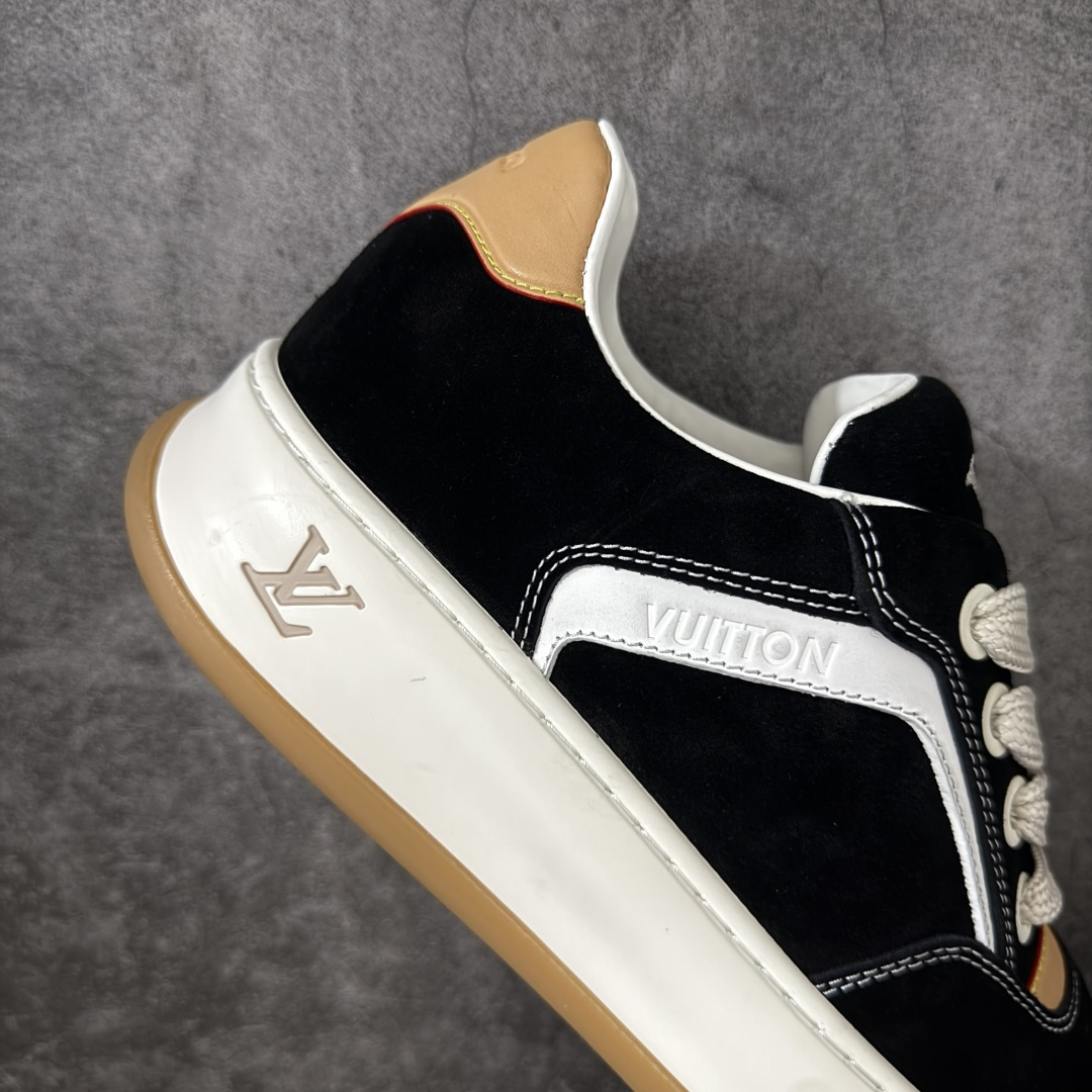 图片[7]-【HS顶级礼盒版】LV 路易威登LOUIS VUITTON Tilted Low Sneakers 倾斜系列低帮复古休闲运动文化百搭板鞋 2026早春款板鞋 饼干鞋 礼盒包装 私模开发大底 正确细节 原鞋原材料1：1打造 完美版型做工 欢迎对比市场任何品质的货品 广东原产 专业LV大厂出品 正确底 大底开发近半年 原楦型开发纸版 全鞋原材料打造 细节 针车 烫金 中底无可挑剔 包装说明书防尘布袋物件(附送官方快递加固牛皮纸外盒!!)# 尺码：39 40 41 42 43 44 45 46-选品中心