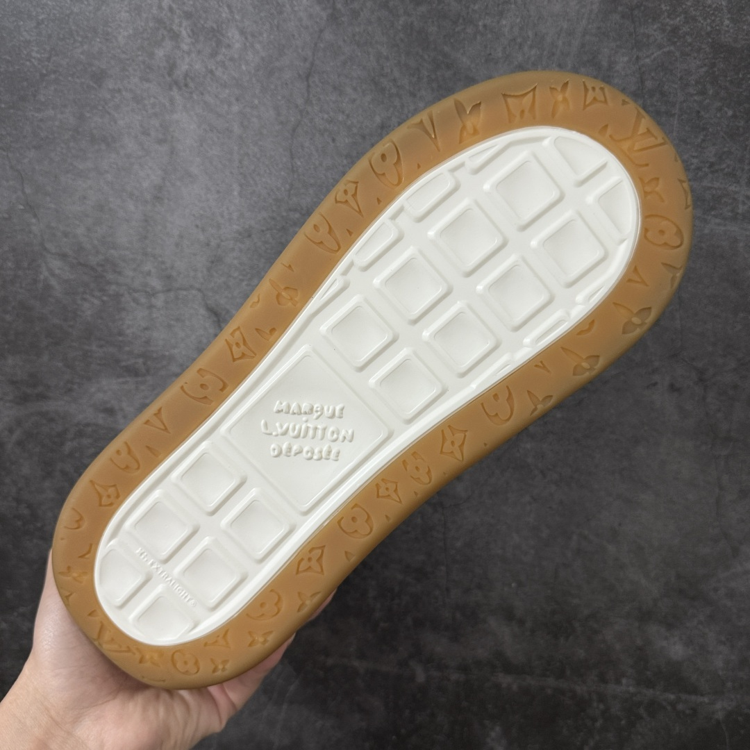 图片[9]-【HS顶级礼盒版】LV 路易威登LOUIS VUITTON Tilted Low Sneakers 倾斜系列低帮复古休闲运动文化百搭板鞋 2026早春款板鞋 饼干鞋 礼盒包装 私模开发大底 正确细节 原鞋原材料1：1打造 完美版型做工 欢迎对比市场任何品质的货品 广东原产 专业LV大厂出品 正确底 大底开发近半年 原楦型开发纸版 全鞋原材料打造 细节 针车 烫金 中底无可挑剔 包装说明书防尘布袋物件(附送官方快递加固牛皮纸外盒!!)# 尺码：39 40 41 42 43 44 45 46-选品中心