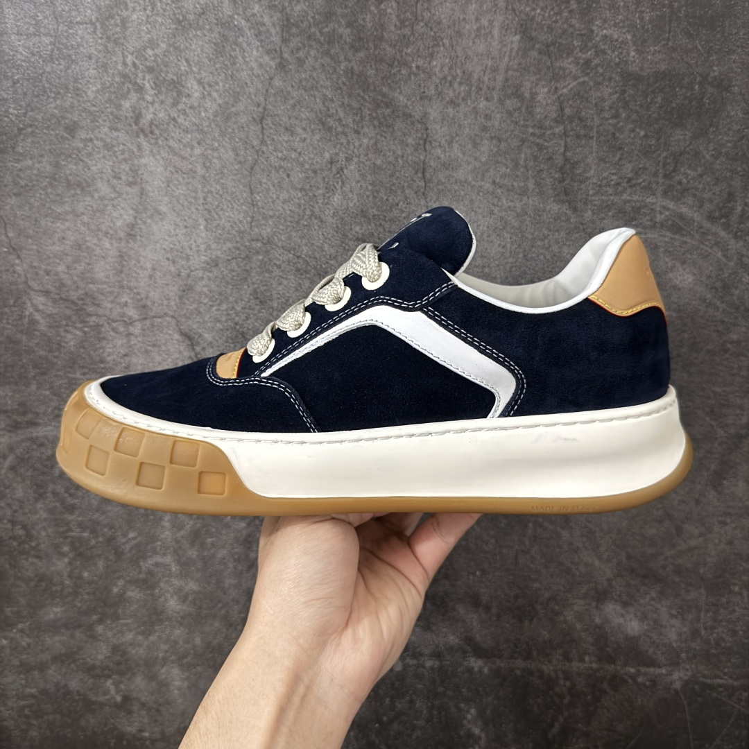 图片[2]-【HS顶级礼盒版】LV 路易威登LOUIS VUITTON Tilted Low Sneakers 倾斜系列低帮复古休闲运动文化百搭板鞋 2026早春款板鞋 饼干鞋 礼盒包装 私模开发大底 正确细节 原鞋原材料1：1打造 完美版型做工 欢迎对比市场任何品质的货品 广东原产 专业LV大厂出品 正确底 大底开发近半年 原楦型开发纸版 全鞋原材料打造 细节 针车 烫金 中底无可挑剔 包装说明书防尘布袋物件(附送官方快递加固牛皮纸外盒!!)# 尺码：39 40 41 42 43 44 45 46-选品中心