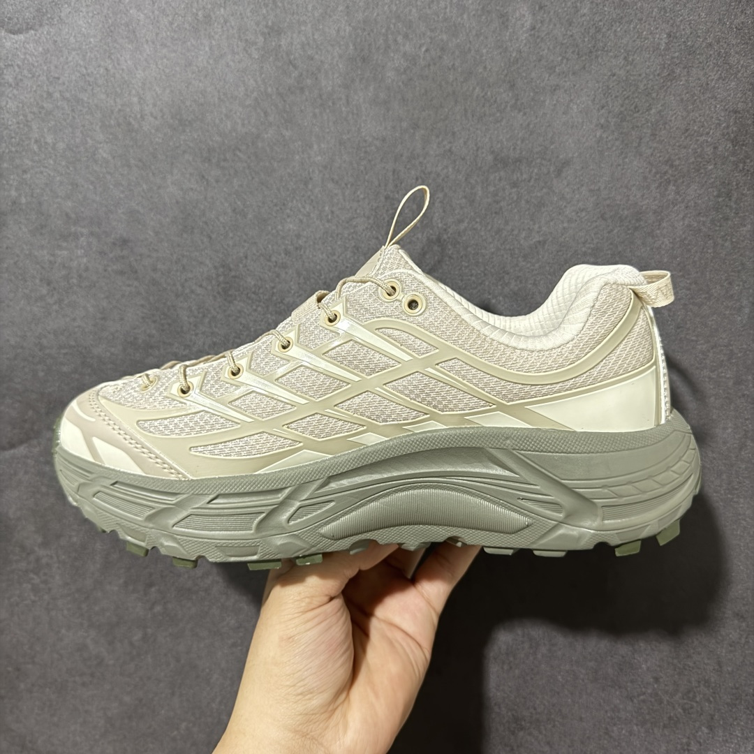 图片[2]-【公司级】Hoka Mafate Speed 2 TS 马法特二代超轻厚底轻量山地跑步鞋 1141572/OLY  #轻量化材料Fresh Foam。超轻量中底全部用料过3C认证！ 滚动平衡科技减少33%能量消耗 ！第二代Mafate更是延续精髓设计，并调整了整体的鞋型，修身的鞋型，更加灵巧的感觉一下子来了。外底韧弹感十足的EVA泡绵，结合Vibram橡胶大底，性能稳定输出，无论是平时穿着还是在潮湿的梅雨季节跑步，都是非常优秀的搭配。   尺码：36 36.5 37 38 38.5 39 40 40.5 41 42 42.5 43 44 45-选品中心