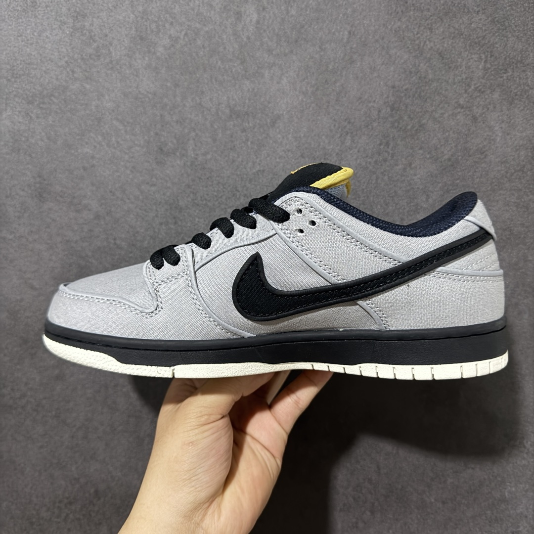 图片[2]-【公司级】NIKE DUNK LOW 扣篮系列 耐克 复古低帮休闲运动滑板板鞋 采用脚感柔软舒适ZoomAir气垫sb系列 有效吸收滑板等极限运动在落地时带来的冲击力 为街头运动者们提供更好的保护 货号：FN5880-001 尺码：36 36.5 37.5 38 38.5 39 40 40.5 41 42 42.5 43 44 45-选品中心