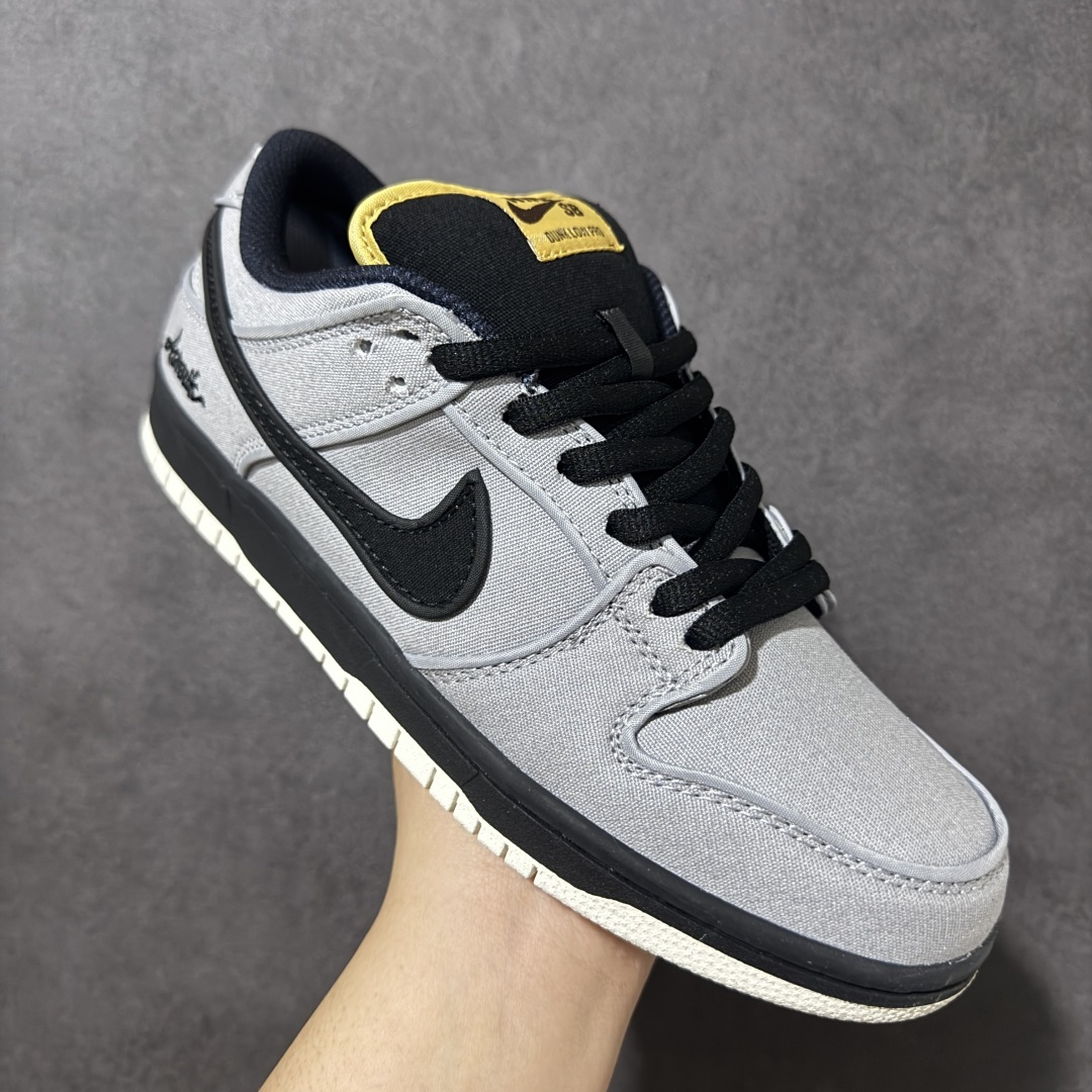 图片[3]-【公司级】NIKE DUNK LOW 扣篮系列 耐克 复古低帮休闲运动滑板板鞋 采用脚感柔软舒适ZoomAir气垫sb系列 有效吸收滑板等极限运动在落地时带来的冲击力 为街头运动者们提供更好的保护 货号：FN5880-001 尺码：36 36.5 37.5 38 38.5 39 40 40.5 41 42 42.5 43 44 45-选品中心