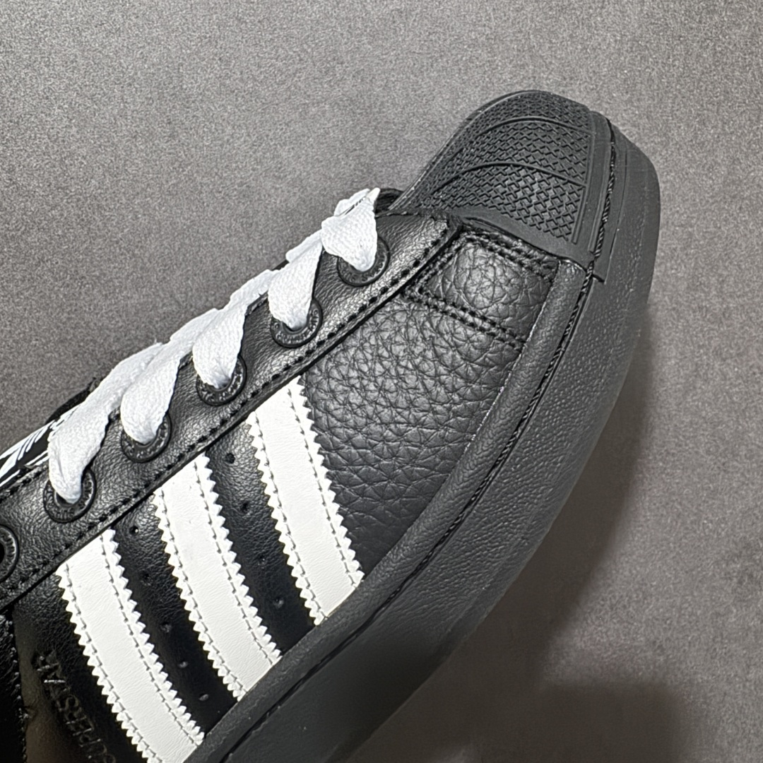 图片[8]-【H11顶级头层版】adidas originals Superstar 2 贝壳头 简约经典 舒适时尚 复古板鞋 男女同款 货号：JI3538 全新升级版 皮料改进至头层原厂皮 原盒 原底原料 开模打造 原厂织唛鞋标 高精密准度 原楦原纸板开发 匹配原版98%以上 后跟垫棉独家呈现 反口里弧度正确 原厂鞋垫 背胶 后跟电绣针数 与正品一致 原厂皮料 原厂车缝线 质感无敌 皮料切割干净 无任何毛边 清洁度细节完美 进口港宝加持 后跟自然饱满 还原公司包裹性 鞋面采用原装数据贴合技术 全方位贴合包裹脚型 鞋跟部鞋底牵引设计 提供强大的抓地性能 更适应不同实战场地路面 尺码：35.5 36 36.5 37.5 38 38.5 39 40 40.5 41 42 42.5 43 44 45-选品中心