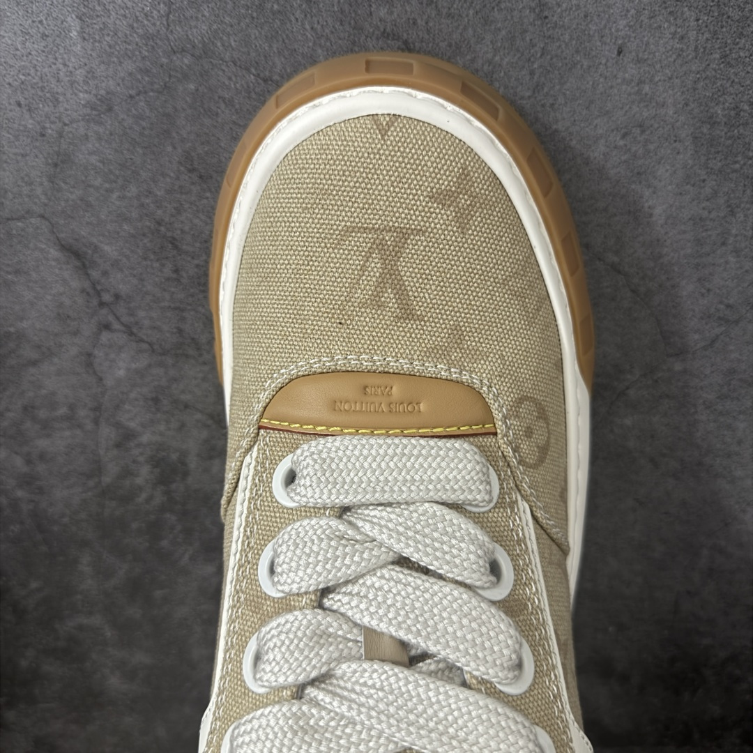 图片[5]-【佛山超a版】LV 路易威登LOUIS VUITTON Tilted Low Sneakers 倾斜系列低帮复古休闲运动文化百搭板鞋 2026早春款板鞋 饼干鞋 市场最顶天花板 正确细节 完美版型做工 欢迎对比市场任何品质的货品 广东原产 升级原楦型开发纸版 包装说明书防尘布袋物件(附送官方快递加固牛皮纸外盒!!)#采用Monogram 丹宁布鞋面材质#鞋垫嵌入软脚感EVA物料#后跟耐弯折滴塑支撑片#全新开发TPR光泽组合隔色鞋底❗ 尺码：39 40 41 42 43 44 45-选品中心
