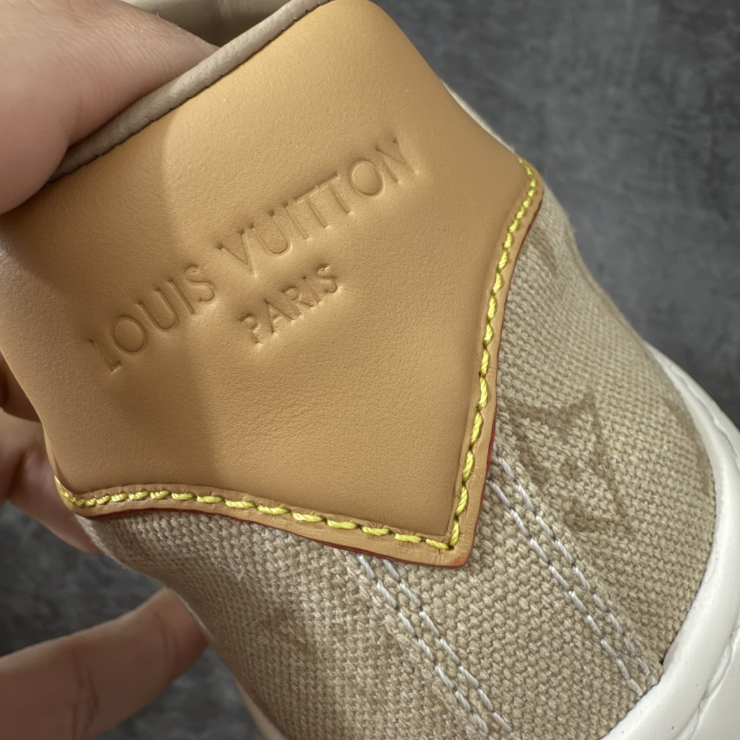 图片[2]-【佛山超a版】LV 路易威登LOUIS VUITTON Tilted Low Sneakers 倾斜系列低帮复古休闲运动文化百搭板鞋 2026早春款板鞋 饼干鞋 市场最顶天花板 正确细节 完美版型做工 欢迎对比市场任何品质的货品 广东原产 升级原楦型开发纸版 包装说明书防尘布袋物件(附送官方快递加固牛皮纸外盒!!)#采用Monogram 丹宁布鞋面材质#鞋垫嵌入软脚感EVA物料#后跟耐弯折滴塑支撑片#全新开发TPR光泽组合隔色鞋底❗ 尺码：39 40 41 42 43 44 45-莆田鞋