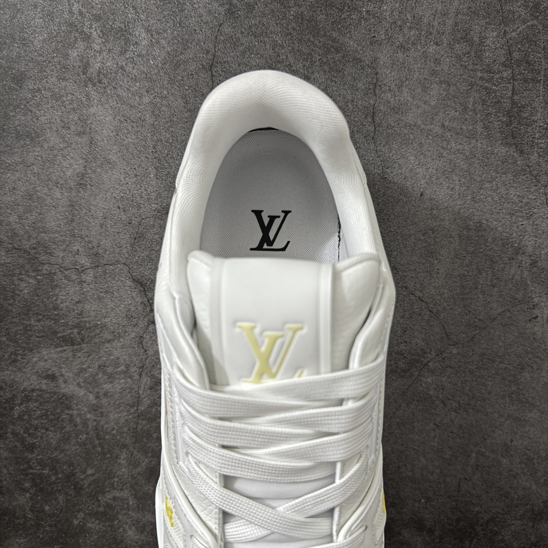 图片[8]-【佛山顶级超A版】Louis Vuitton LV Trainer系列 白刺绣 仓库现货 当天可取 佛山超A私人订单 专柜混卖零售专供 所有配色均为购买原版复刻 整体版型 皮料 市场独一无二 后跟版型都可以自行对比[机智]吊打市场所有货 怒甩十条街，欢迎拿市场各大工厂的货来对比！ 鞋舌烫金超正 压印程度秒杀市面90%以上的高端货 新配色陆续开发出货 尺码：39-45-莆田鞋
