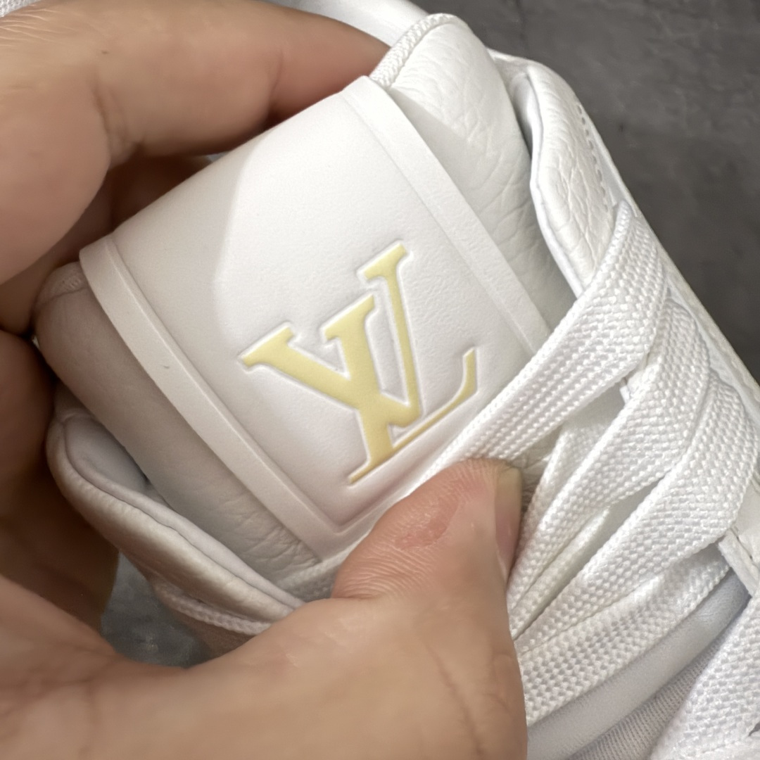 图片[7]-【佛山顶级超A版】Louis Vuitton LV Trainer系列 白刺绣 仓库现货 当天可取 佛山超A私人订单 专柜混卖零售专供 所有配色均为购买原版复刻 整体版型 皮料 市场独一无二 后跟版型都可以自行对比[机智]吊打市场所有货 怒甩十条街，欢迎拿市场各大工厂的货来对比！ 鞋舌烫金超正 压印程度秒杀市面90%以上的高端货 新配色陆续开发出货 尺码：39-45-莆田鞋