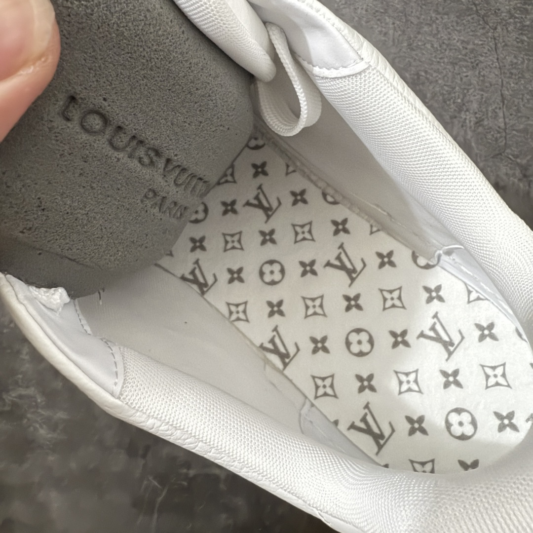 图片[10]-【佛山顶级超A版】Louis Vuitton LV Trainer系列 白刺绣 仓库现货 当天可取 佛山超A私人订单 专柜混卖零售专供 所有配色均为购买原版复刻 整体版型 皮料 市场独一无二 后跟版型都可以自行对比[机智]吊打市场所有货 怒甩十条街，欢迎拿市场各大工厂的货来对比！ 鞋舌烫金超正 压印程度秒杀市面90%以上的高端货 新配色陆续开发出货 尺码：39-45-莆田鞋