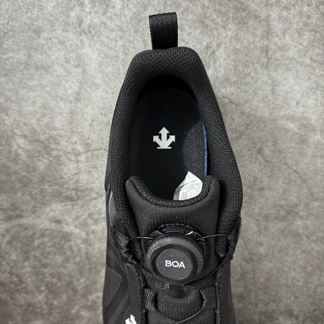 DESCENTE BOA Dualis 迪桑特轻盈缓震皮鞋面时尚休闲运动男子越野跑鞋防水款官方同步 正确