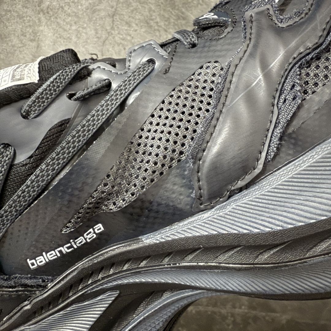 Balenciaga巴黎世家26代 Jet 压纹印花 圆头厚底4.25cm 低帮 老爹鞋 男款 黑色市场