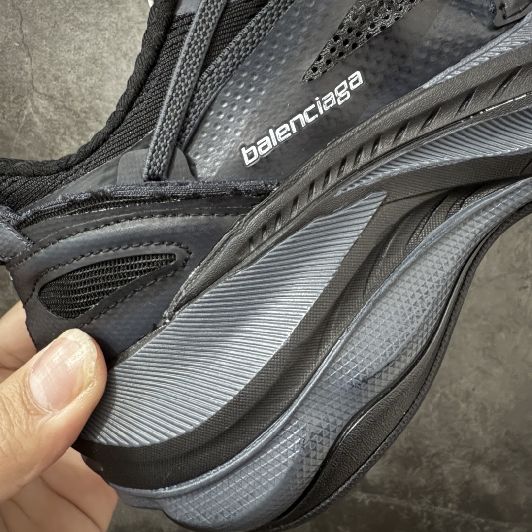 Balenciaga巴黎世家26代 Jet 压纹印花 圆头厚底4.25cm 低帮 老爹鞋 男款 黑色市场