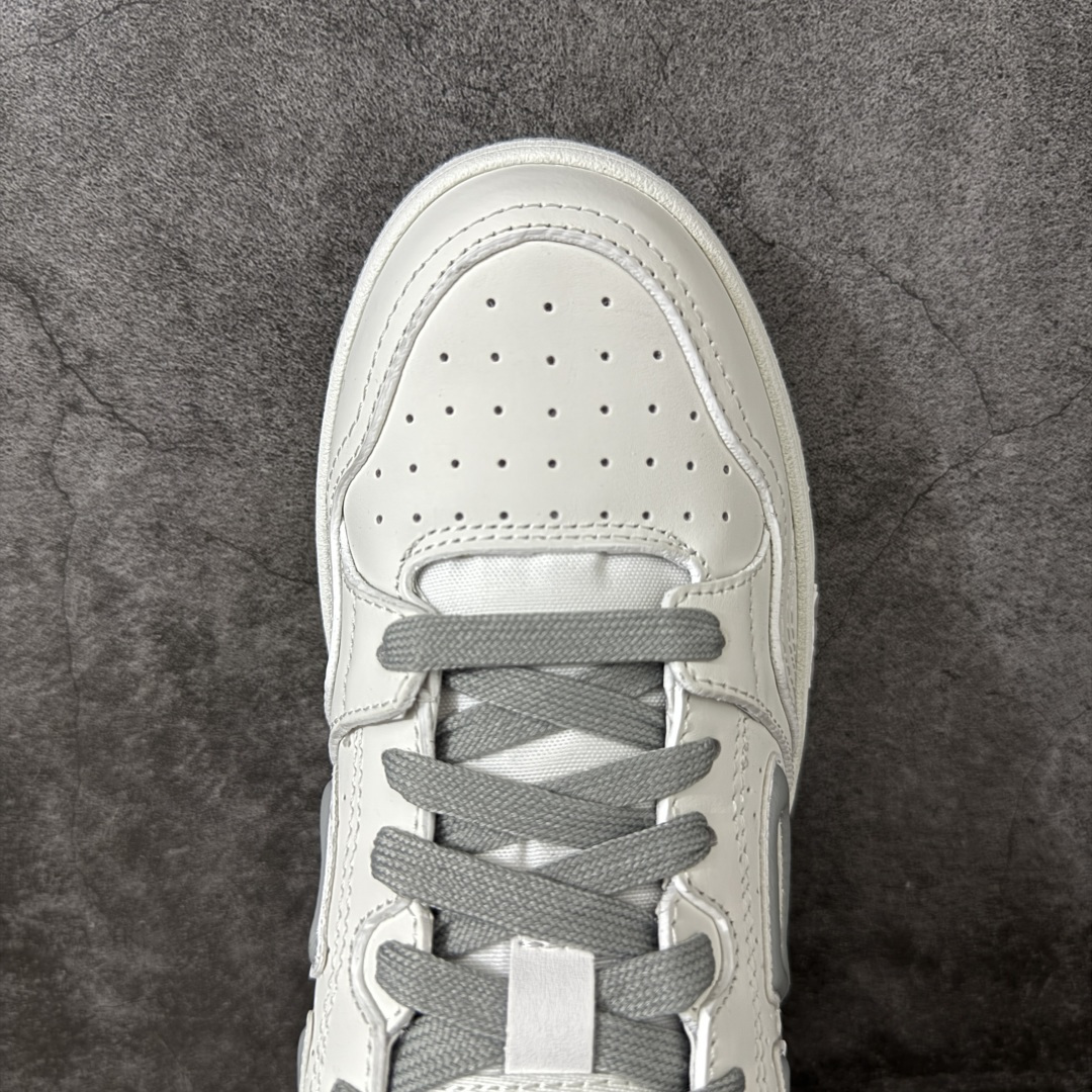 图片[5]-【纯原礼盒版】 Dior 2024S B57 迪奥新款休闲鞋 情侣款 原版爆拆一比一完美复刻 工艺做工细节到位 原版定制材料 超赞 最新元素组合 时尚休闲个性 百搭 面料 原版面料牛皮 网布 电绣加3D打印 内里 进口透气网 垫脚 原版成型垫 大底 原版一比一开模TPU 全套原版包装外套礼盒 尺码：37 38 39 40 41 42 43 44 45-莆田鞋