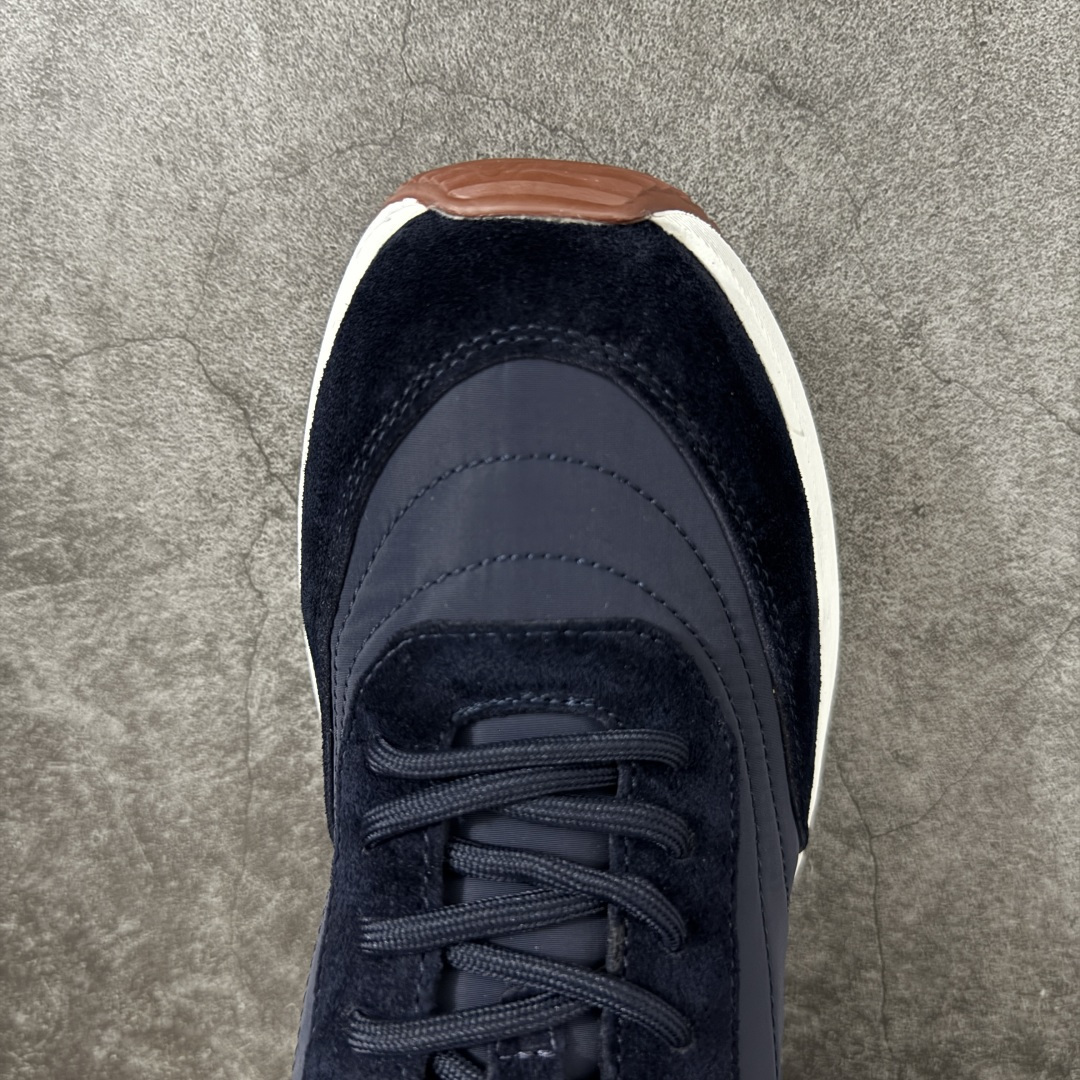 图片[5]-【X1纯原版本】Loro Piana Week-End Walk老钱风 休闲系列 原版开发，皮料、辅料按原鞋标准定制，独立磨具.区别市面流通版本，佛山大厂出品.出厂经过QC质检，细节、品控到位。完全遵循原版工艺打造。 火爆小红书 FB各大社媒！ Loro Piana 顶级皮革以自然纹理诠释质感，柔软耐磨，随穿着时间愈发温润。 经典设计，细节见匠心，圆头系带厚底复古与现代交融，舒适支撑，拉长腿部线条。 轻松搭配西装、休闲裤，无缝切换商务与生活场景。 **缓震厚底设计**，减轻足部压力；内衬透气材质，全天候保持干爽。 **黑色经典，永恒格调** 深邃黑色适配一切场合，从日常通勤到周末漫游，低调中彰显全套包装 带有原版原珠（可补充品牌标志性工艺或环保理念，如“采用Loro Piana专利鞣制技术，环保无铬鞣革”） 尺码：39/45-选品中心