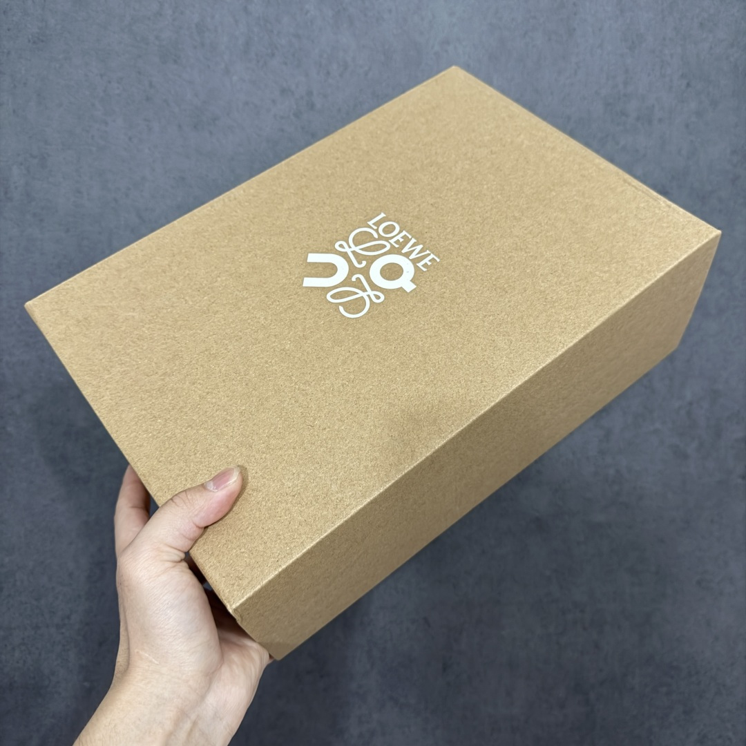 LOEWE罗意威 x ON昂跑 联名款 Cloudsolo系列•原鞋一致橡胶底 原版高弹MD 加爆米花料