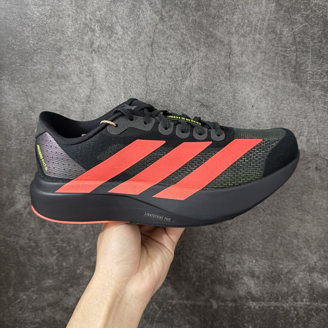 【XE版本】Adidas Adizero EVO SL 马拉松竞速专业跑鞋 市场最强版出货 原材料 内置碳板 原厂网纱潮流 超临界发泡大底 脚感软弹度与原版几乎无差别 细节目前市场最接近原版品质 外贸专供 最大做到48码 此款针织网面非常轻薄 纤维间的缝隙很大 可以保证跑步时的透气、排汗效果 鞋舌直接与两侧的内衬和鞋底连接在一起 在跑步过程中不会被鞋舌的左右移动所困扰 在标准鞋带孔的基础上再拓宽一组鞋带孔 适合不同脚型的需求 突破性 EnergyRods 技术，有助于跑者实现更好的成绩 中底独特的LIGHTSTRIKE PRO泡棉材质 微弹感觉在跑步过程中给予了良好的支撑体验 对于顶级精英和高水平进阶跑者来说 ADIOS PRO是一双值得信赖的竞速比赛用鞋 货号：JR3414 尺码：36-48-选品中心