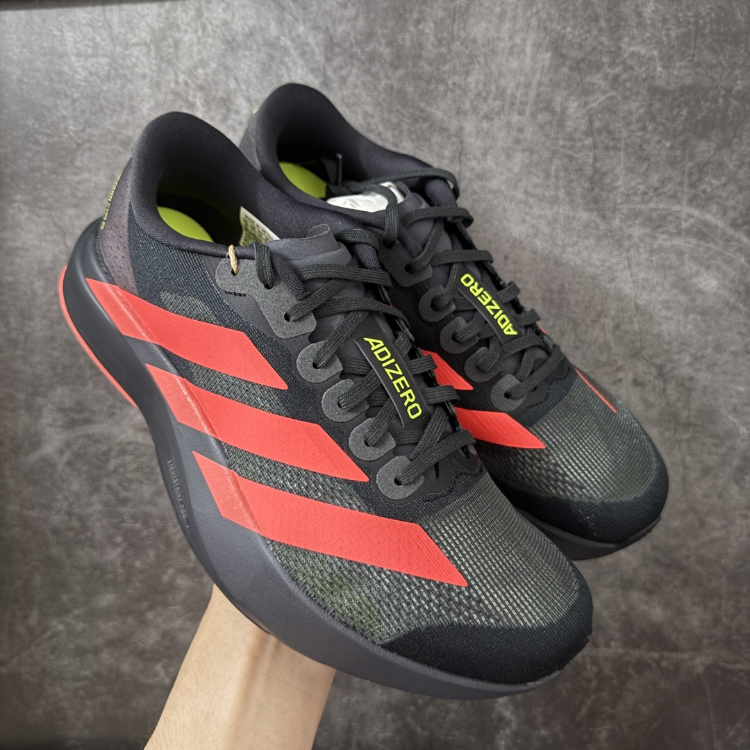 【XE版本】Adidas Adizero EVO SL 马拉松竞速专业跑鞋 市场最强版出货 原材料 内置碳板 原厂网纱潮流 超临界发泡大底 脚感软弹度与原版几乎无差别 细节目前市场最接近原版品质 外贸专供 最大做到48码 此款针织网面非常轻薄 纤维间的缝隙很大 可以保证跑步时的透气、排汗效果 鞋舌直接与两侧的内衬和鞋底连接在一起 在跑步过程中不会被鞋舌的左右移动所困扰 在标准鞋带孔的基础上再拓宽一组鞋带孔 适合不同脚型的需求 突破性 EnergyRods 技术，有助于跑者实现更好的成绩 中底独特的LIGHTSTRIKE PRO泡棉材质 微弹感觉在跑步过程中给予了良好的支撑体验 对于顶级精英和高水平进阶跑者来说 ADIOS PRO是一双值得信赖的竞速比赛用鞋 货号：JR3414 尺码：36-48-选品中心