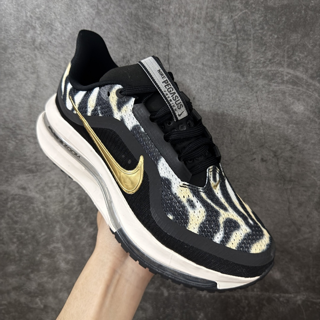 图片[3]-【纯原S版】Nike Pegasus Premium SE 舒适百搭减震防滑耐磨透气 低帮跑步鞋 简约又不失活力，上脚超吸睛。  它不仅颜值高，性能更是一绝！  全掌气垫科技，减震防滑超耐磨，每一步都能感受到强劲回弹，给双脚舒适支撑。  透气鞋面，跑步时双脚也能自由呼吸。    #独家原包 原底原料 开模打造  #原厂鞋标 高精密准度  #原楦原纸板开发 匹配原版98%以上  #后跟弧度 正确呈现  #原厂皮料 质感无敌  #皮料切割干净 无任何毛边 清洁度细节完美  货号：IQ0368-010  尺码：35.5-46-莆田鞋