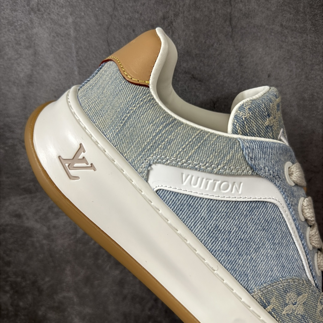 图片[7]-【广东礼盒版】LOUIS VUITTON Tilted 系列 LV饼干鞋｜2026 早春全新上架 LV 路易威登 Tilted Low Sneakers 倾斜系列低帮复古休闲运动板鞋 男鞋｜广东原产｜市售顶级版本 ✦ 升级原楦型开发纸版，鞋型更立体更正 ✦ Monogram 丹宁布鞋面，质感高级耐看 ✦ 鞋垫嵌入EVA软脚感物料，回弹舒适 ✦ 后跟耐弯折滴塑支撑片，稳定不塌 ✦ 全新开发TPR光泽组合隔色鞋底 ✦ LV组合 TPU 生胶底结构，行走稳、耐磨强 ✦ 原版购入开发 ✦ 厚实抽屉式礼品鞋盒 ✦ 原装包装说明书＋防尘布袋 ✦ 附送官方快递加固牛皮纸外盒 法国巴黎百年奢侈品牌 LOUIS VUITTON 路易威登 尺码：39 40 41 42 43 44 45-莆田鞋