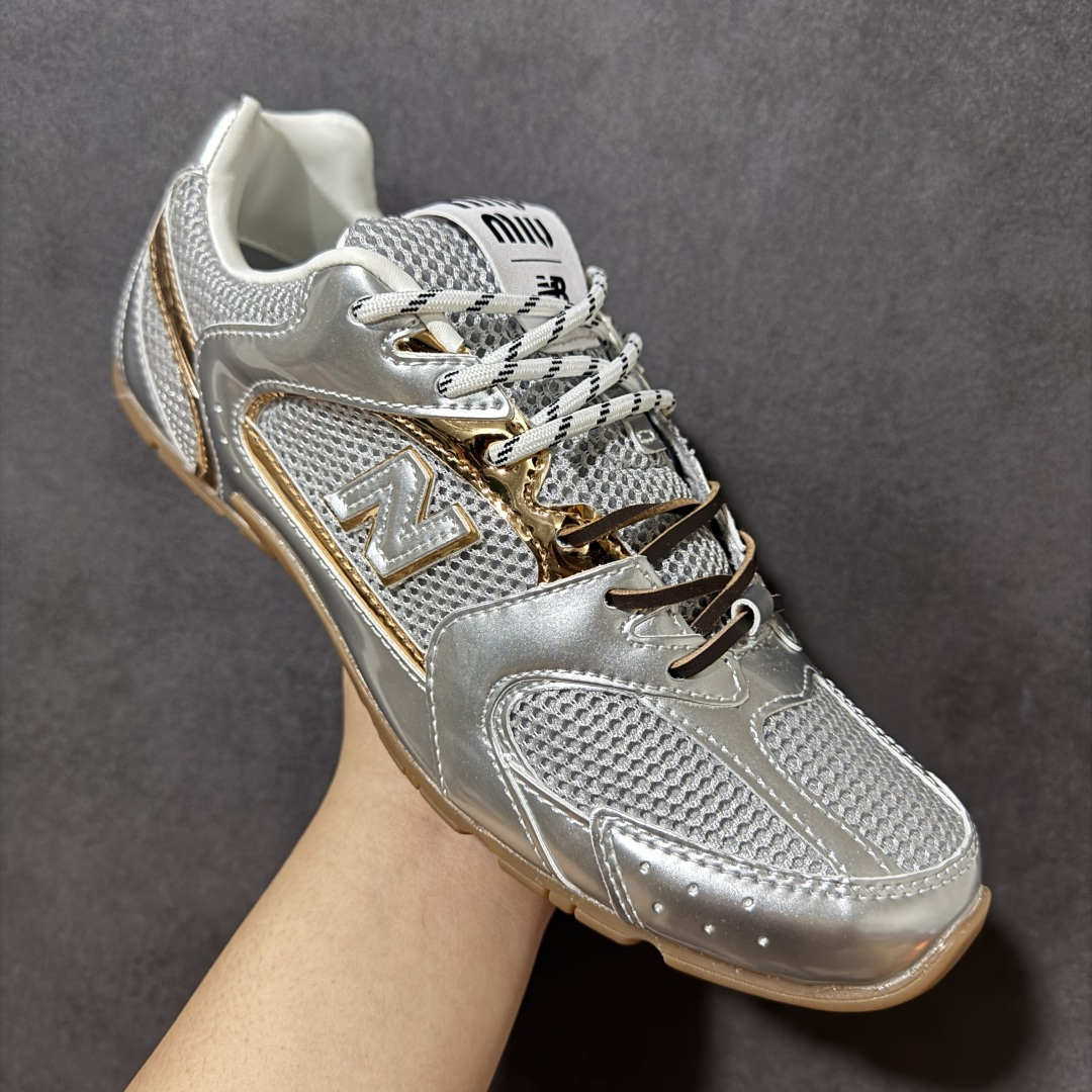 新百伦 MiuMiu X new balance 2026年联名 NB系列跑步鞋 ​New Balanc