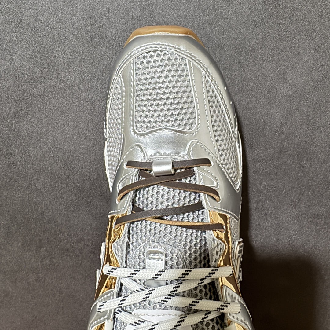 新百伦 MiuMiu X new balance 2026年联名 NB系列跑步鞋 ​New Balanc