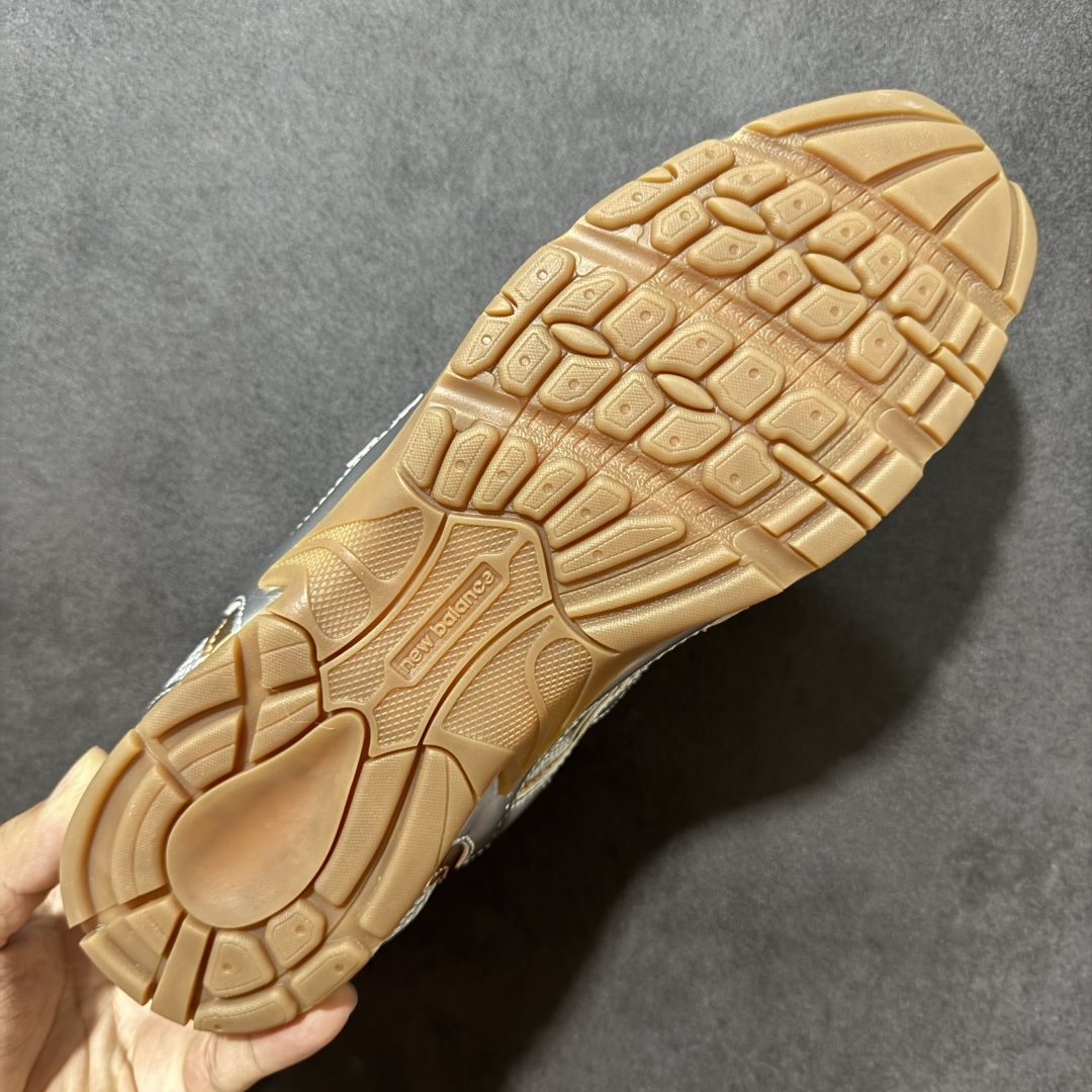 新百伦 MiuMiu X new balance 2026年联名 NB系列跑步鞋 ​New Balanc
