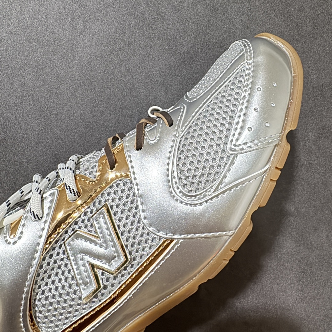 新百伦 MiuMiu X new balance 2026年联名 NB系列跑步鞋 ​New Balanc