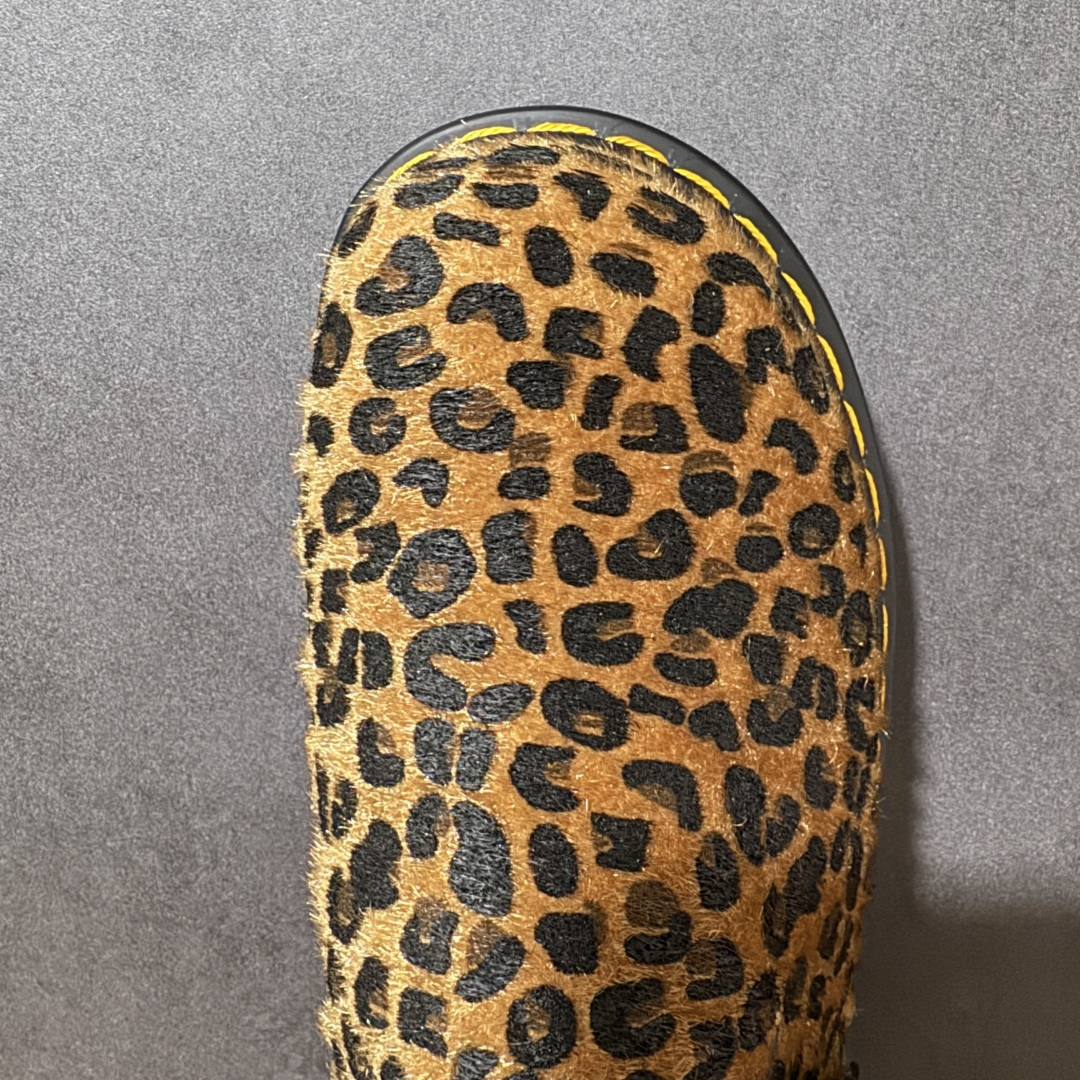 Dr.Martens马丁 Zebzag 舒适简约 EVA 包头拖鞋货号:R尺码:36-47（无半码）编码