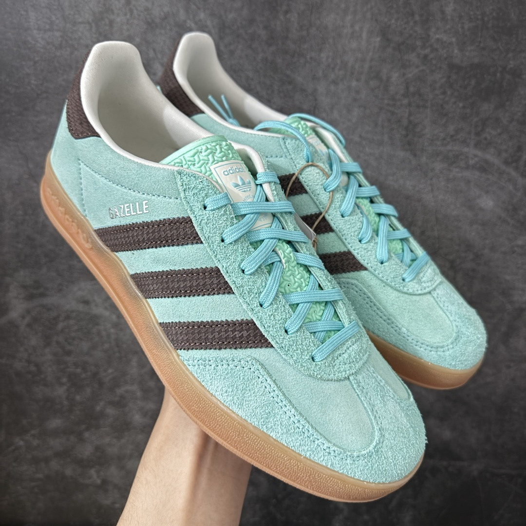 【纯原CS版】Adidas Originals Gazelle Indoor 防滑低帮T头德训鞋 GZ复古系列 KZ6952 纯原大厂CS工厂出货💪🏻 正确猪八材料 毛绒感质感都特别强 非普通版本 市场顶级版本完美还原zp细节，注意区别市场任何版本，完全不是一路货色‼️ 全鞋原材料打造，无任何色差，正确鞋型，后跟港宝材料定型，正确微透生胶大底，反口内里头层细腻小牛皮，纸板中底 鞋垫背胶，侧面正确烫金压印字母，所有细节完美还原‼️ 尺码：35.5-46-选品中心