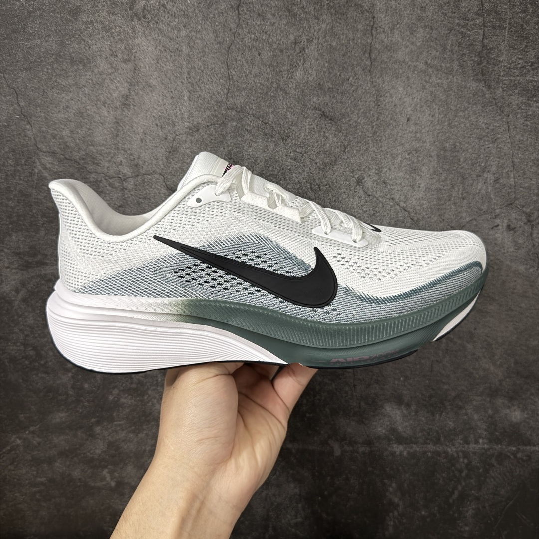 【RS纯原】Nike Air Zoom Pegasus 42 登月42代超级飞马系列马拉松跑步鞋 IB1873-110 平台专供 充正品质 原材料打造 中底搭载前Zoom+全掌React配置 全部原鞋开发打造 所有细节全部同步原版 全新一代拥有 Zoom Air 一如既往的稳定感和流畅感 鞋面采用工程网眼设计 为特定高热区域营造出色透气性 进一步增加鞋面的穿孔数量 让足部能够快速散热 中足搭配 Flywire 飞线 在高速运动时营造舒适稳定的贴合感 内置Zoon气垫加持 动力十足！  尺码：36 36.5 37.5 38 38.5 39 40 40.5 41 42 42.5 43 44 44.5 45-选品中心