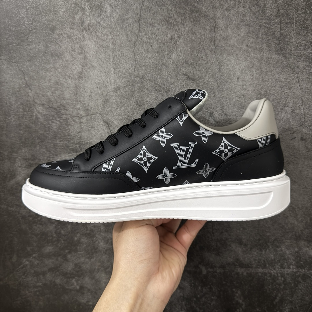 图片[2]-【海淘代购版】LOUIS VUITTON LV Beverly Hills 牛皮 圆头系带 低帮 时尚板鞋 男款 白色 海淘代购同渠道品质 高端零售 外贸充正专供 原版购入开发 ZP级全套包装 完美楦型 正确卡色 大底TPU 质感媲美原版 细节与原版一致 请注意区分市面通货材 尺码：38 39 40 41 42 43 44 45 46-选品中心