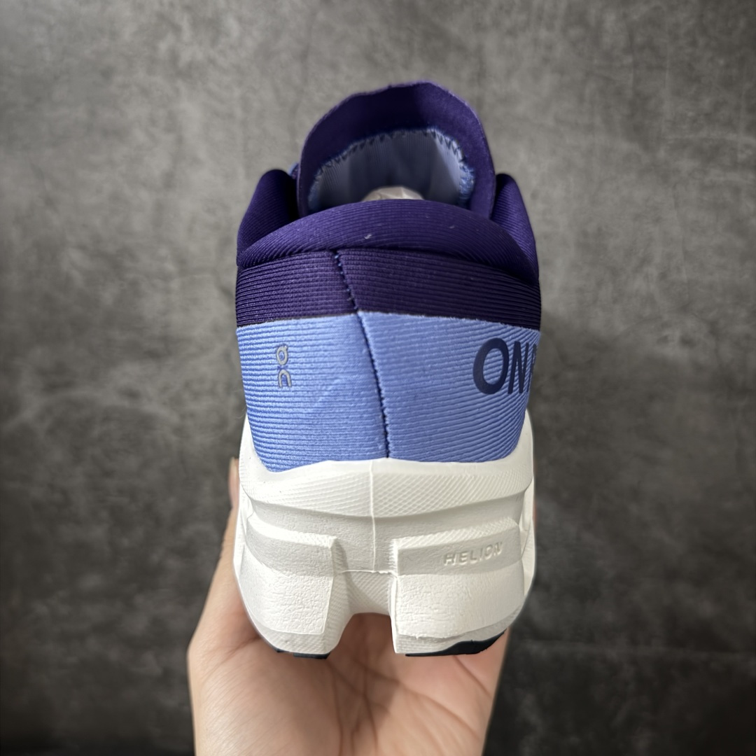 On昂跑 Cloudmonster 3.0 怪兽三代双层底 鞋款以网球为灵感的运动休闲鞋，大胆的复古外观