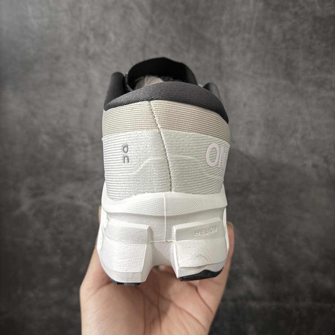 On昂跑 Cloudmonster 3.0 怪兽三代双层底 鞋款以网球为灵感的运动休闲鞋，大胆的复古外观