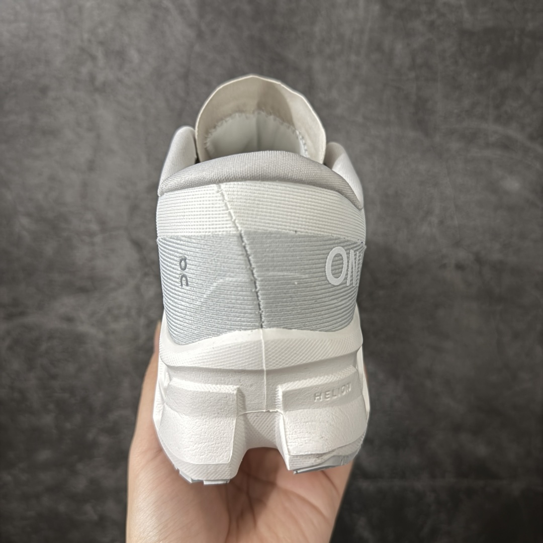 On昂跑 Cloudmonster 3.0 怪兽三代双层底 鞋款以网球为灵感的运动休闲鞋，大胆的复古外观
