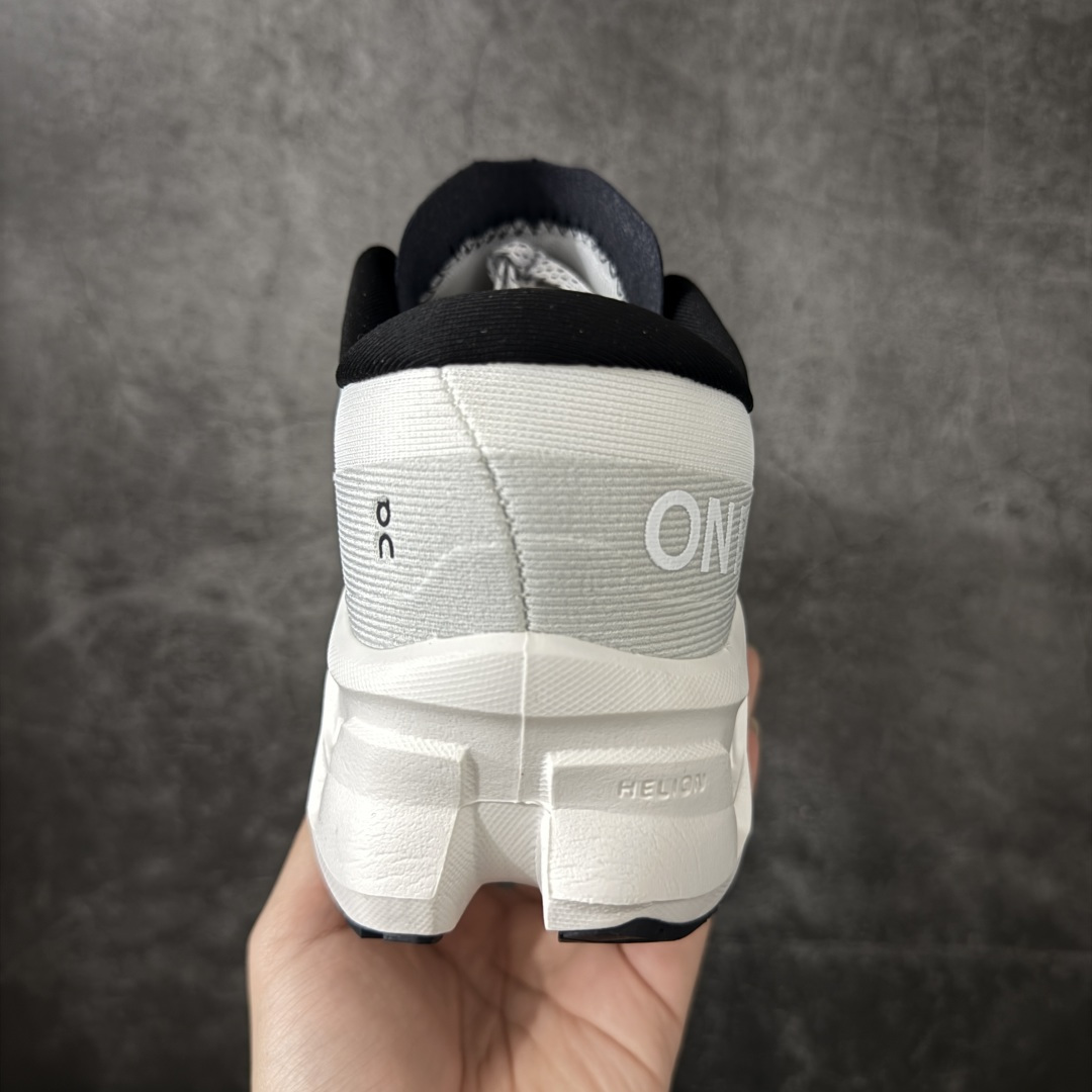 On昂跑 Cloudmonster 3.0 怪兽三代双层底 鞋款以网球为灵感的运动休闲鞋，大胆的复古外观
