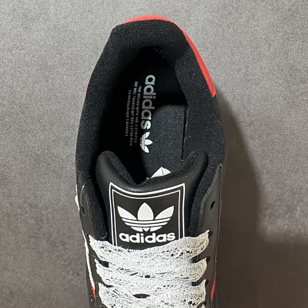 图片[6]-【公司级】Adidas Originals Superstar II JI0079 贝壳头休闲板鞋 阿迪达斯 ADIDAS SUPERSTAR 三叶草☘️经典贝壳头系列 新款休闲板鞋潮流男女士运动鞋 。鞋面柔软织物材质 标志性的贝壳鞋头，锯齿三条纹，简约的线条。就连版型和比例，都在向1982年的鞋款致敬。可谓“形神兼备”的复刻。无论在哪，无论去哪，你或许都需要这样一双既舒适又时尚的鞋。1970年问世于篮球场的adidas Superstar，集舒适与时尚于一身。这款经典鞋，缀低调图案，灵感源自公共交通地图。设计简约，旨在伴你出行。心动不如行动，系好鞋带，出发吧。 尺码：35-42 编码：AYB200210-选品中心