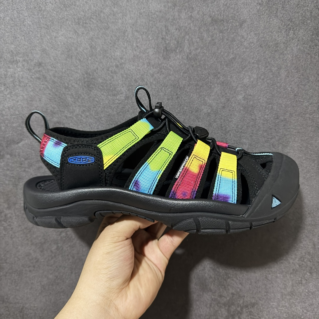 【公司级】KEEN Hyperport H2 科恩 防滑耐磨低帮户外功能鞋溯溪鞋凉鞋 KEEN诞生于2003年的美国人气户外品牌，以一双“保护脚趾”且能涉足水域的户外凉鞋NEWPORT诞生为契机，开启原创制鞋之路。KEEN相信，天空之下即是户外，因为户外不一定是极具挑战性的独自冒险，也可以是与朋友、家人和宠物一同分享外面的世界。同时，KEEN从诞生之初便始终贯彻环保制鞋的理念，不断创造出优秀的原创奇履。脚踏实地，致力向善。我们想和世界产生更多交集为世界减少更多负担，和你趣户外、趣做自己、趣环保让地球和生活都变得更美好 货号： 1022258 尺码：35-45-选品中心