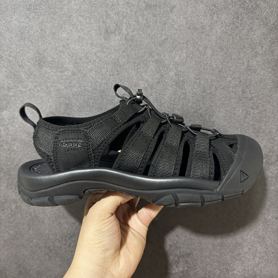 【公司级】KEEN Hyperport H2 科恩 防滑耐磨低帮户外功能鞋溯溪鞋凉鞋 KEEN诞生于2003年的美国人气户外品牌，以一双“保护脚趾”且能涉足水域的户外凉鞋NEWPORT诞生为契机，开启原创制鞋之路。KEEN相信，天空之下即是户外，因为户外不一定是极具挑战性的独自冒险，也可以是与朋友、家人和宠物一同分享外面的世界。同时，KEEN从诞生之初便始终贯彻环保制鞋的理念，不断创造出优秀的原创奇履。脚踏实地，致力向善。我们想和世界产生更多交集为世界减少更多负担，和你趣户外、趣做自己、趣环保让地球和生活都变得更美好 货号： 1022258 尺码：35-45-选品中心