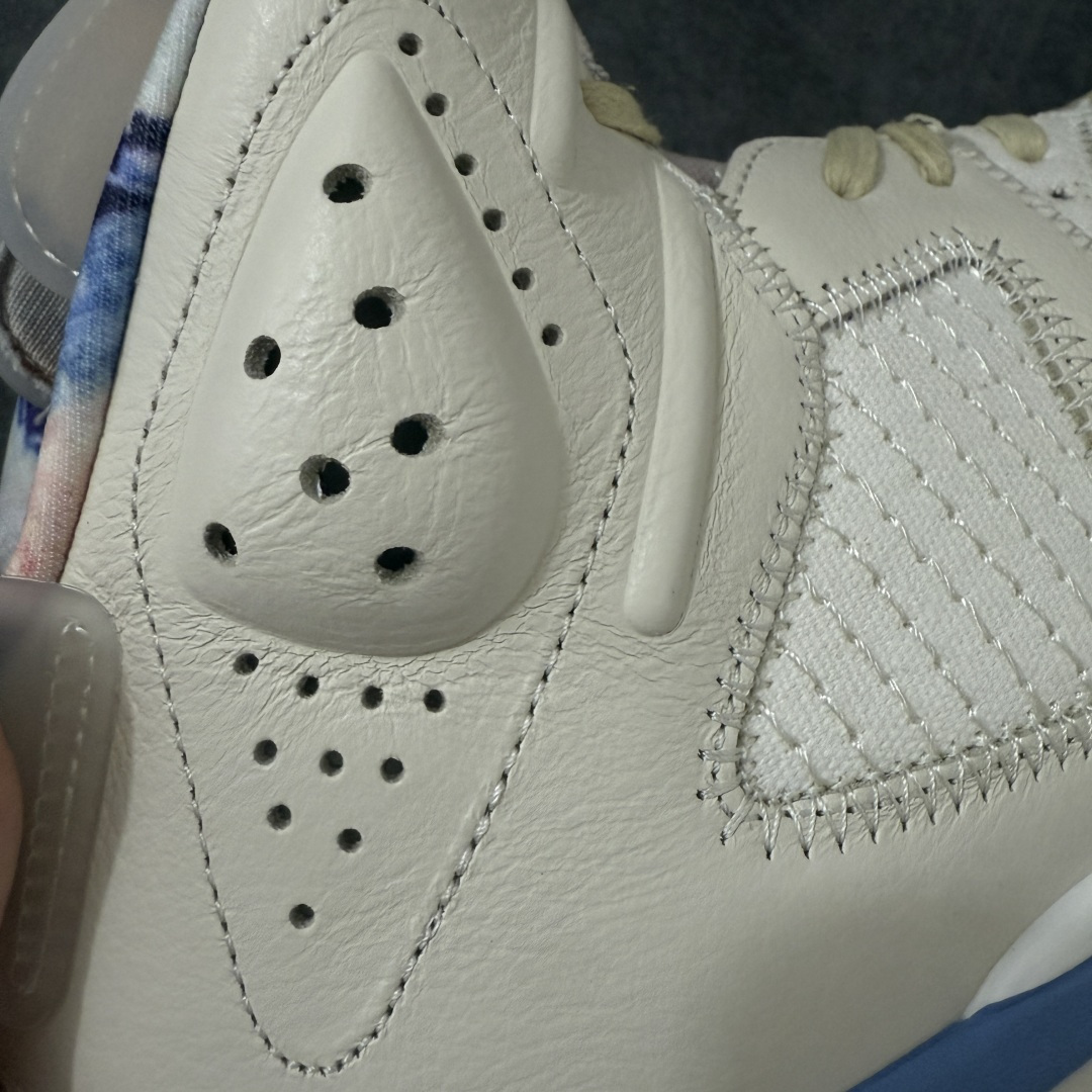 图片[4]-【XP纯原】Atmos x Air Jordan 6 Retro \”Sashiko\” 高帮 奶白蓝刺子绣 AJ6 乔丹6代 aj6 乔6 高邦 星空渐变 米白蓝 乔丹篮球鞋系列 鞋款整体以奶白 原档案数据底模、原厂纸板原楦头、开发版型定型，原盒原包装2022最新原厂版型，同步材料，对照原鞋色卡比对采购 货号：IR7255-110 尺码：40 40.5 41 42 42.5 43 44 44.5 45 46 47.5-选品中心