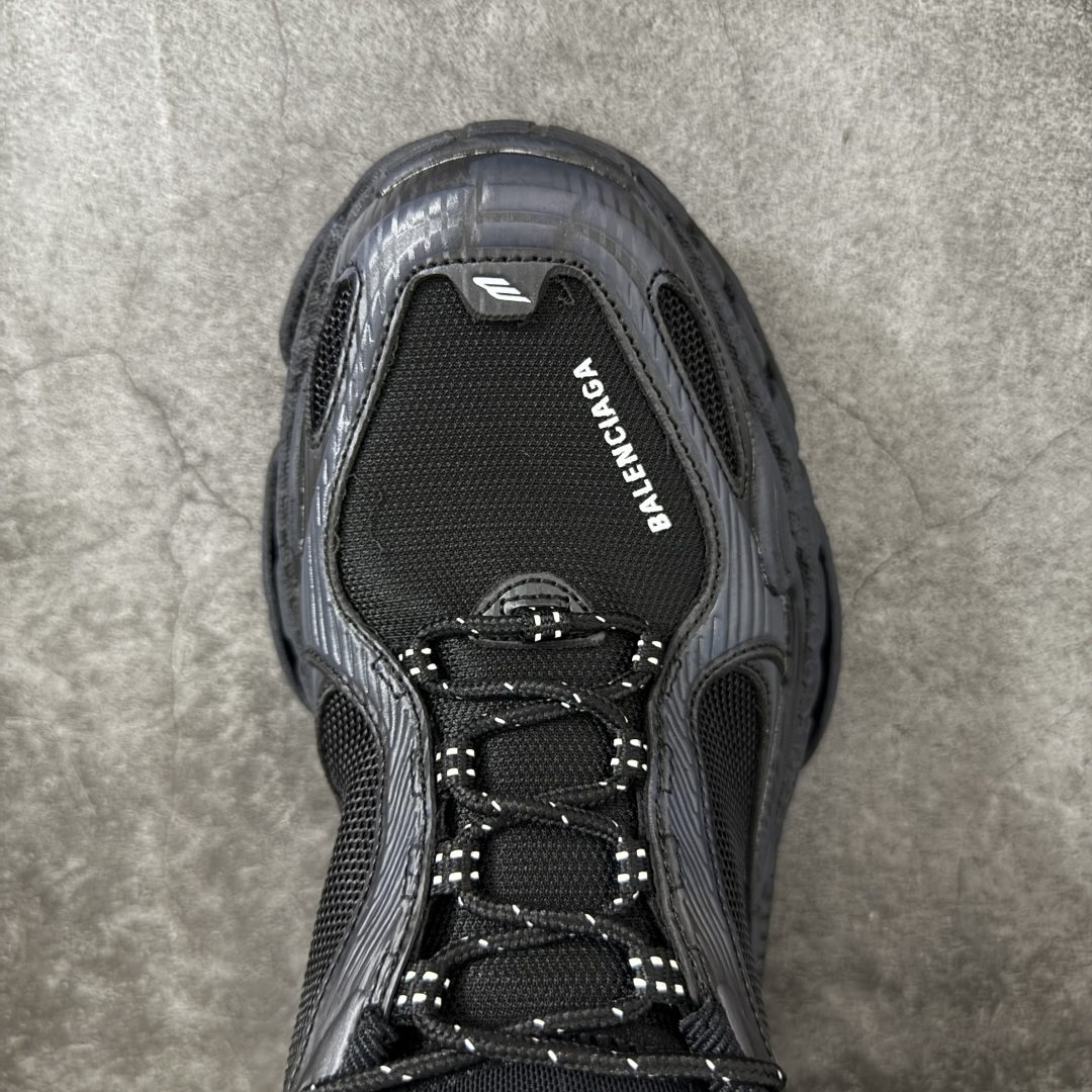 图片[5]-【i8版本】Balenciaga巴黎世家 Triple S .2 厚底系带 低帮 老爹鞋 Balenciaga是由被誉为代表二十世纪的伟大天才设计师 CristobalBalenciaga 创立的，在品牌创立的大半个世纪以来，巴黎世家一直以时尚、典雅闻名于时装界，它的主题产品有女士和男士提包、机车包、鞋子和时装，在15年王大仁卸任品牌设计师后，品牌的风格发生了翻天覆地的变化，凭借着人气超高的街头风T恤、老爹鞋等迅速霸屏各大时装周和时尚圈 货号：865849WTRS21011 尺码：35 36 37 38 39 40 41 42 43 44 45 46-选品中心