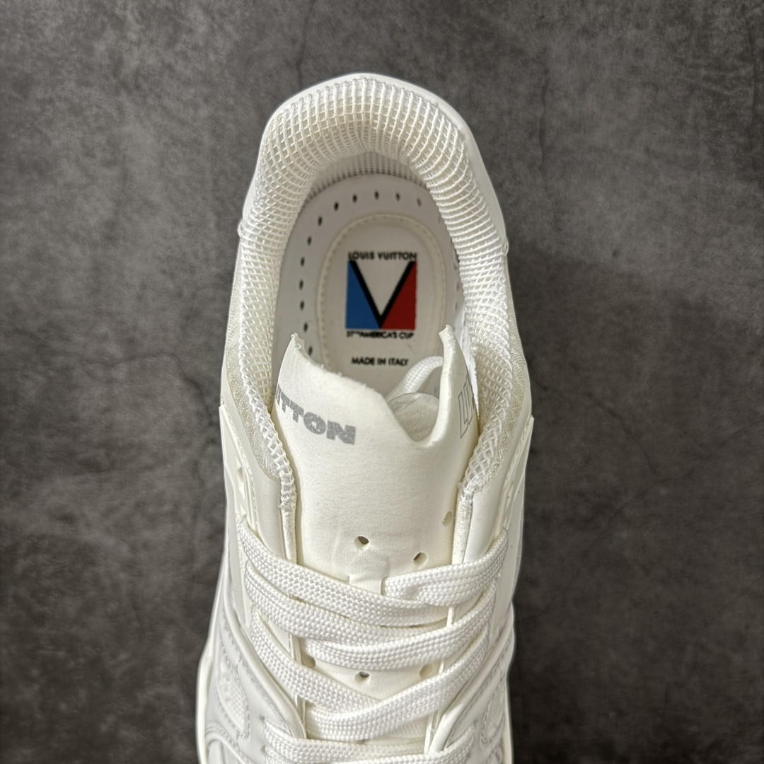 图片[8]-【YS纯原】广奢高端 LOUIS VUITTON 路易威登 LV Trainer CUP 美洲杯联名款 反光网面透气休闲鞋 ✦ 原版购入开发，第37届美洲杯联名系列 ✦ 反光材质+科技面料拼接鞋面 ✦ 鞋舌点睛37标识，内底呈现Gaston美洲杯标识 ✦ 航海旗帜风格演绎V字标识，细节满满 ✦ 原版定制进口科技面料+透气网里 ✦ 原版开模防滑TPU组合大底 ✦ 底厚3CM，轻盈舒适自然增高 ✦ 配送精美包装，零瑕疵工艺 尺码：36 37 38 39 40 41 42 43 44 45-选品中心