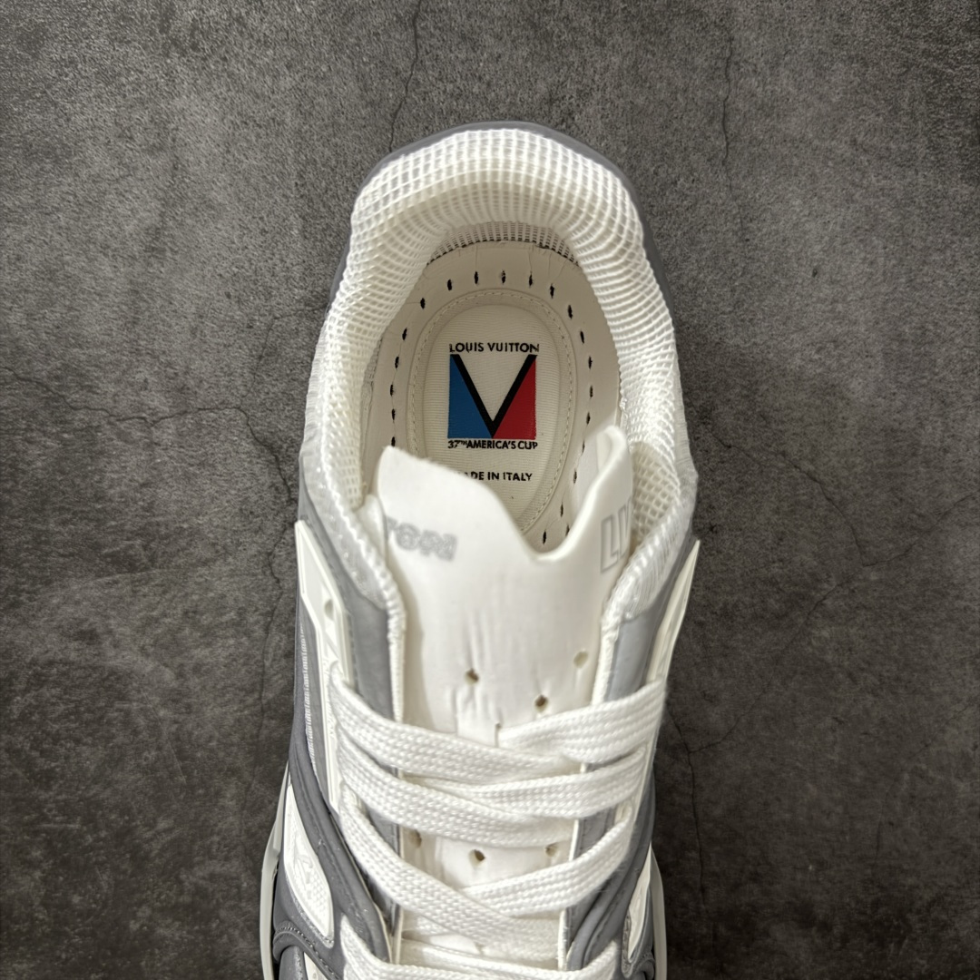 图片[8]-【YS纯原】广奢高端 LOUIS VUITTON 路易威登 LV Trainer CUP 美洲杯联名款 反光网面透气休闲鞋 ✦ 原版购入开发，第37届美洲杯联名系列 ✦ 反光材质+科技面料拼接鞋面 ✦ 鞋舌点睛37标识，内底呈现Gaston美洲杯标识 ✦ 航海旗帜风格演绎V字标识，细节满满 ✦ 原版定制进口科技面料+透气网里 ✦ 原版开模防滑TPU组合大底 ✦ 底厚3CM，轻盈舒适自然增高 ✦ 配送精美包装，零瑕疵工艺 尺码：36 37 38 39 40 41 42 43 44 45-选品中心