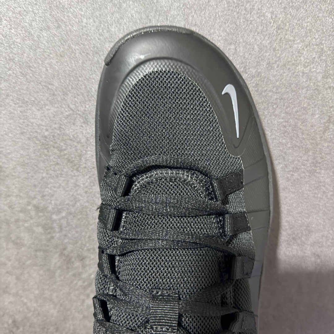 图片[5]-【公司级】Nike Free Metcon 7 耐克 低帮 黑白色 舒适贴合透气支撑低邦训练鞋 Nike Free技术将后跟稳定泡棉与前足柔软灵活泡棉相结合。结合外底弯曲凹槽设计，缔造动态训练所需的灵活性。中足包覆织带鞋眼与快速系带系统相结合，实现稳固舒适的贴合感。透气鞋面轻盈网眼鞋面，带来舒适透气体验。中足织带系统取代了Flywire飞线，鞋头和鞋侧采用耐穿设计，提供出众支撑效里果。 货号：II7406-001 尺码：36-45（无半码）-选品中心