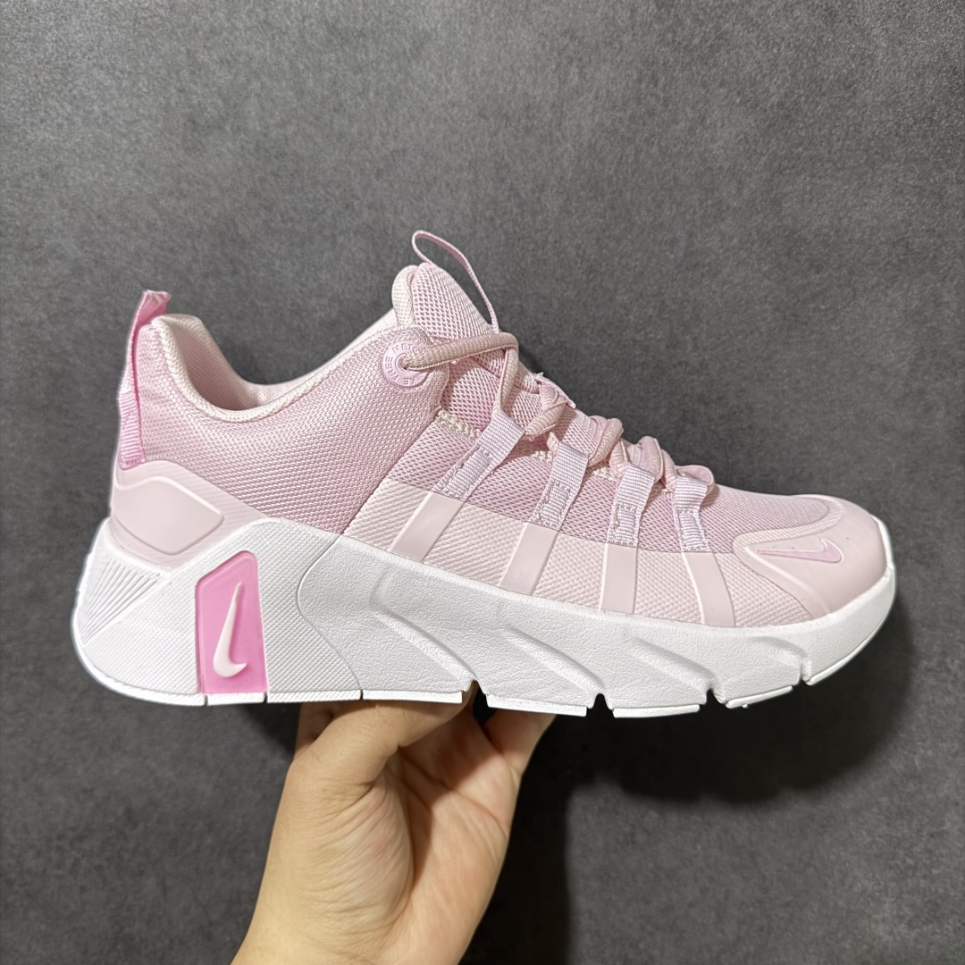 【公司级】Nike Free Metcon 7 耐克 低帮 黑白色 舒适贴合透气支撑低邦训练鞋 Nike Free技术将后跟稳定泡棉与前足柔软灵活泡棉相结合。结合外底弯曲凹槽设计，缔造动态训练所需的灵活性。中足包覆织带鞋眼与快速系带系统相结合，实现稳固舒适的贴合感。透气鞋面轻盈网眼鞋面，带来舒适透气体验。中足织带系统取代了Flywire飞线，鞋头和鞋侧采用耐穿设计，提供出众支撑效里果。 货号：II7405-061 尺码：36-45（无半码）-选品中心